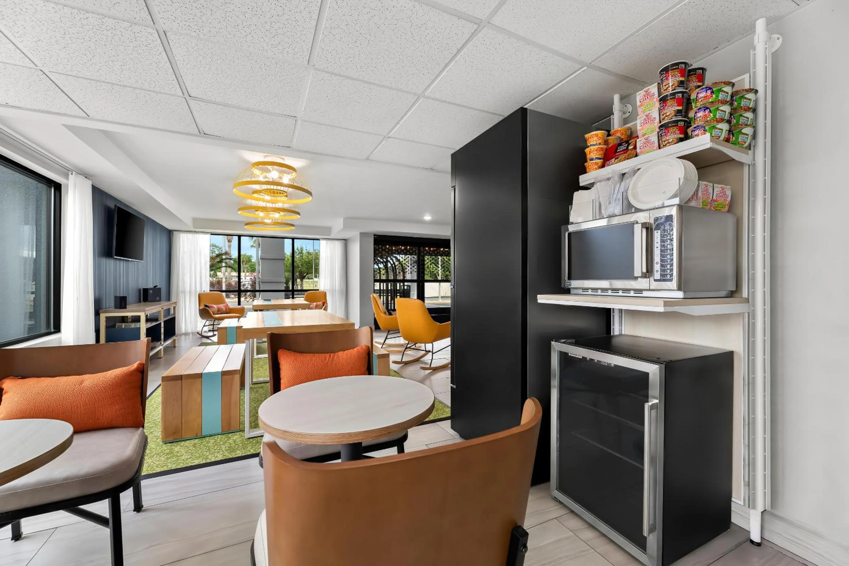 Seating area in Spark By Hilton Biloxi Ocean Springs