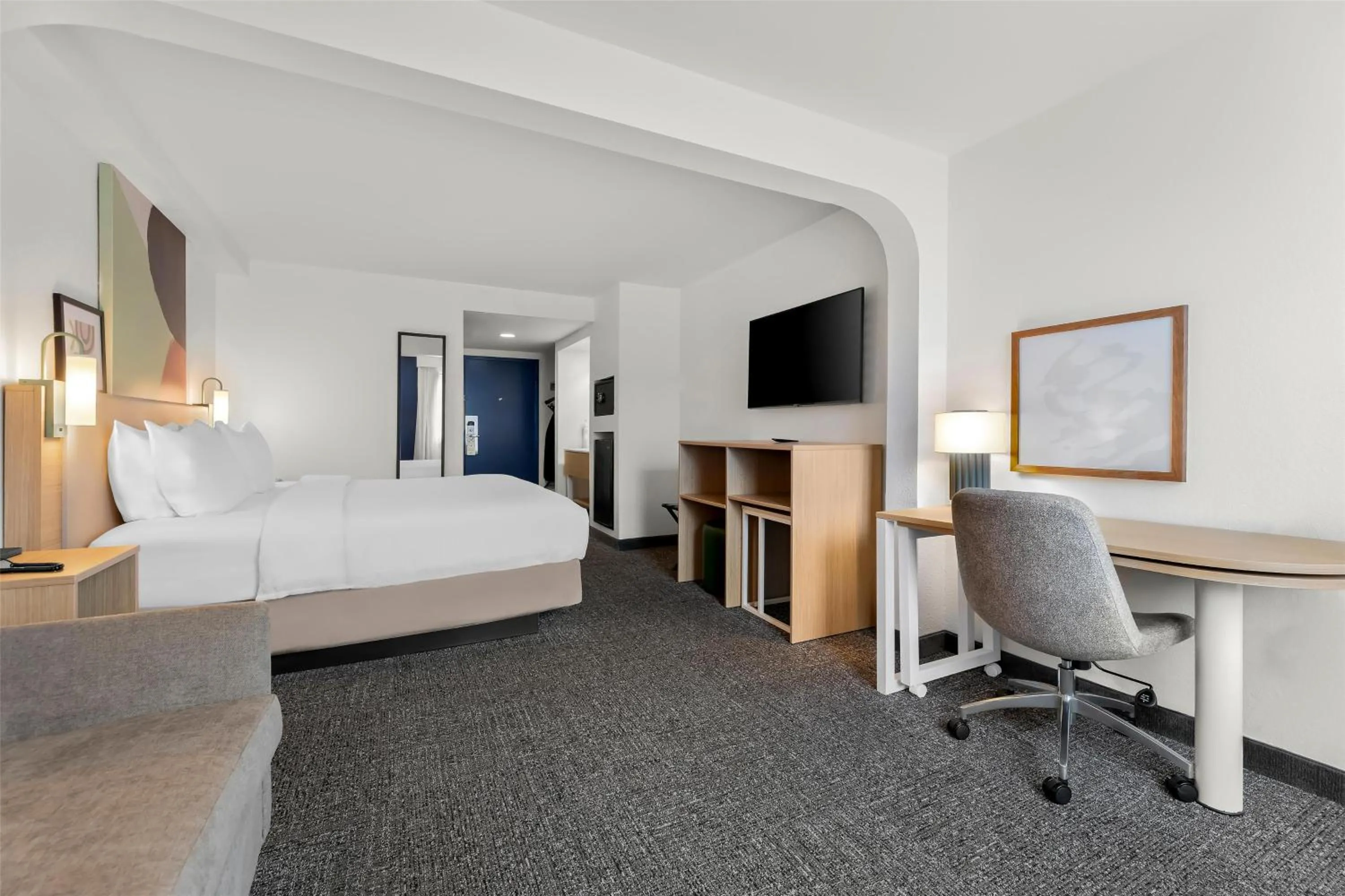 Living room, Bed in Spark By Hilton Biloxi Ocean Springs