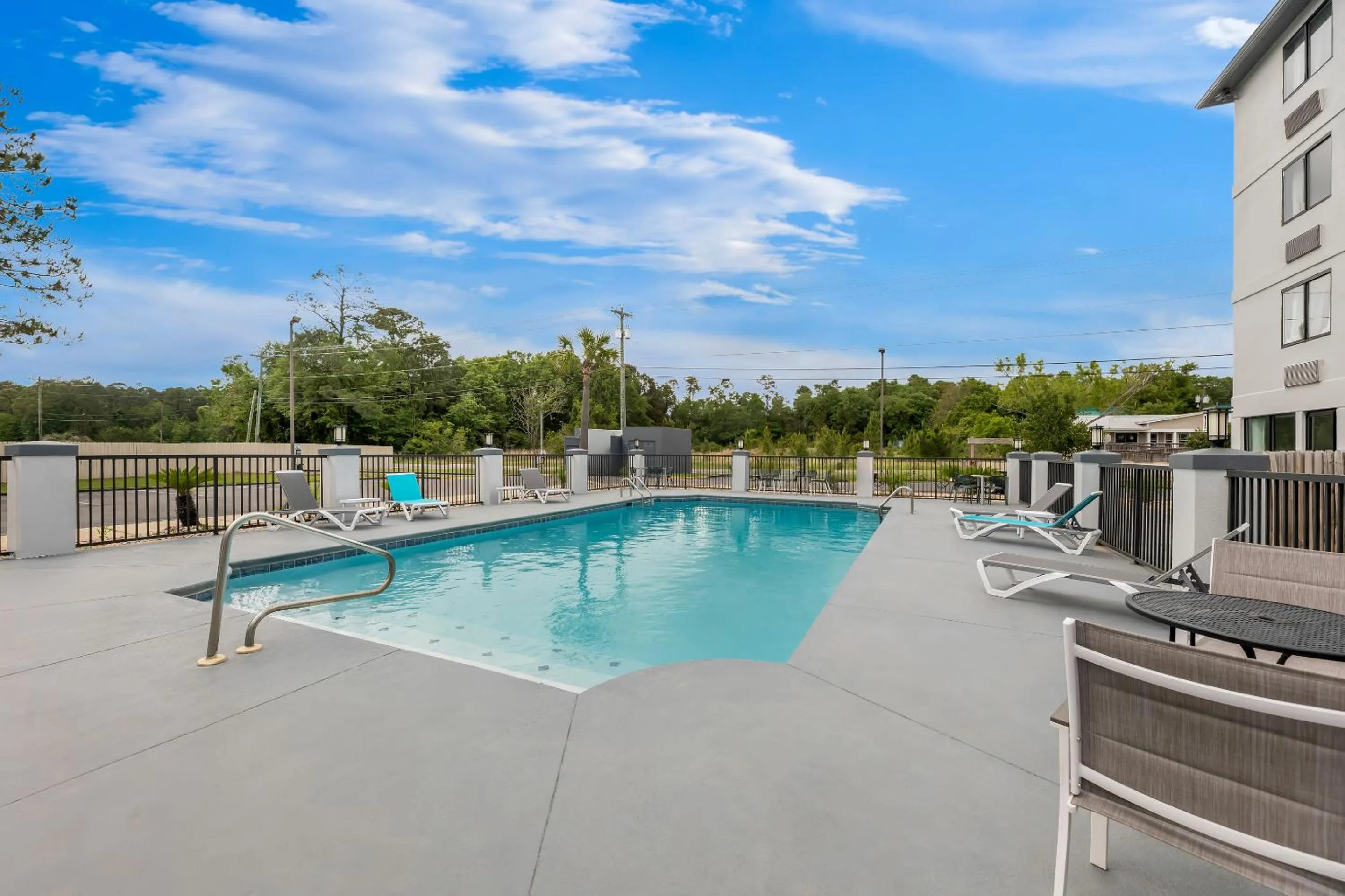 Swimming pool in Spark By Hilton Biloxi Ocean Springs