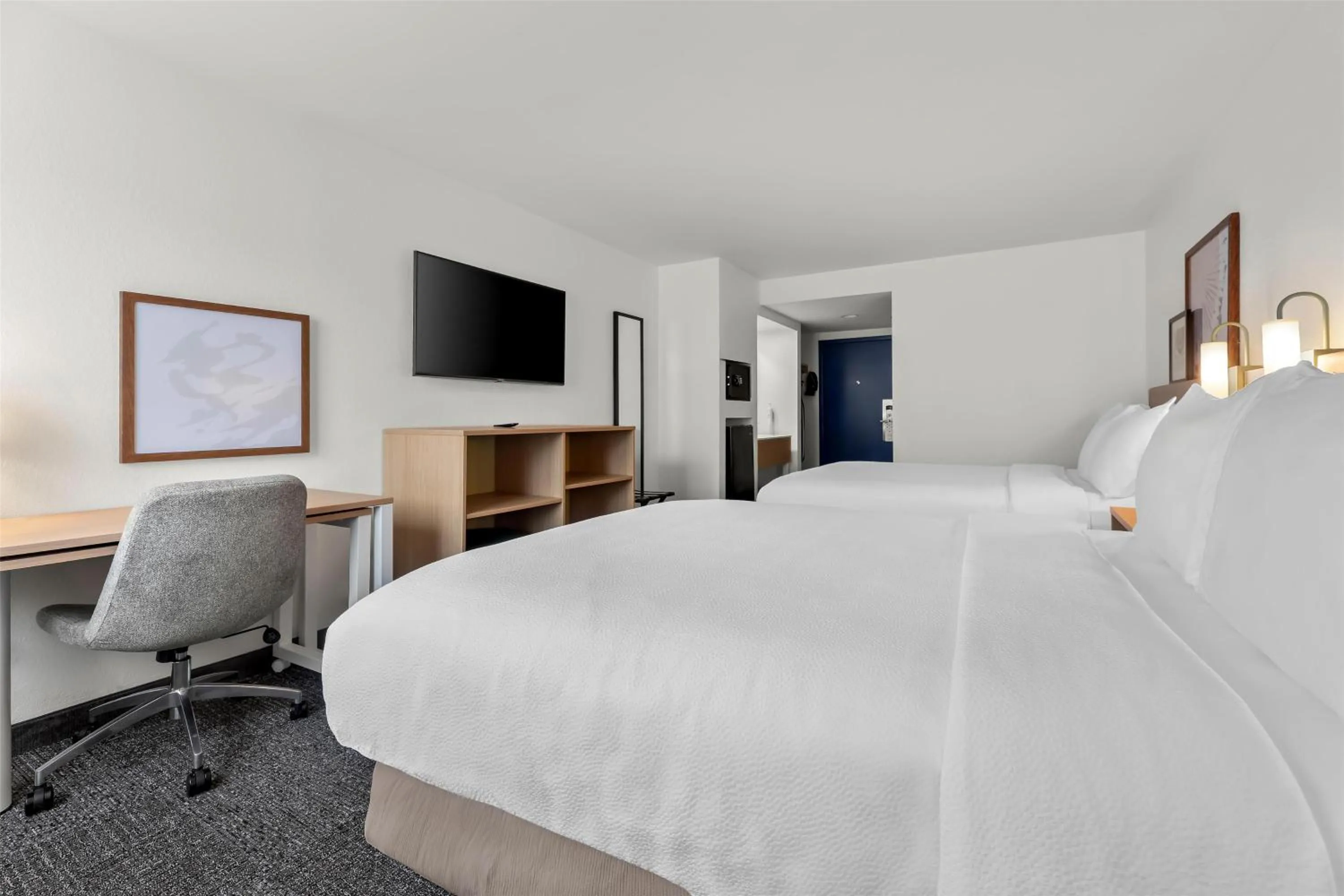 Bedroom, Bed in Spark By Hilton Biloxi Ocean Springs