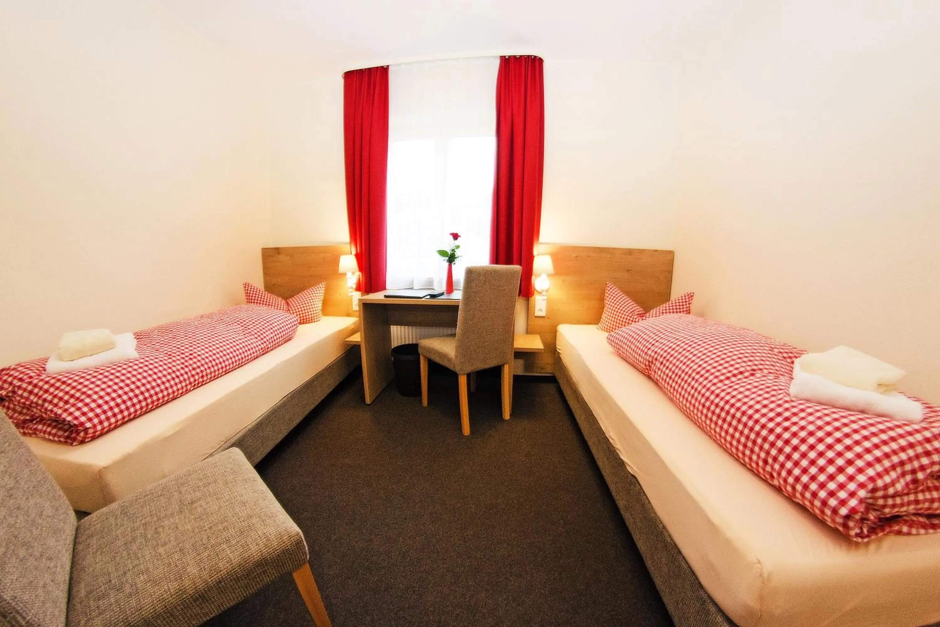 Photo of the whole room, Bed in Braugasthof Trompete