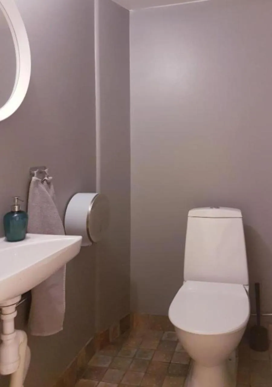 Toilet in Crafoord Place Hostel