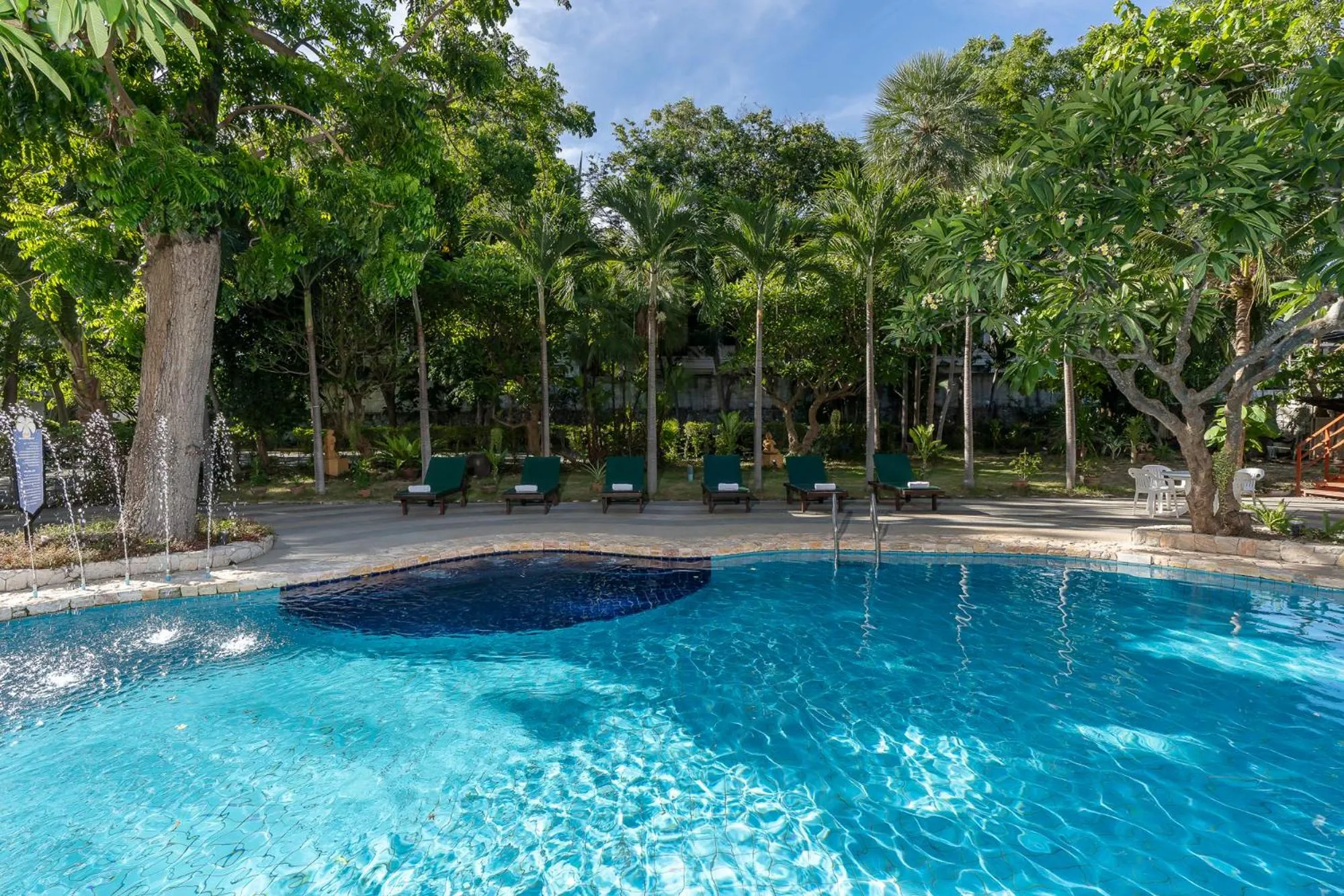 Pool view in Bella Villa Pattaya 3rd Road