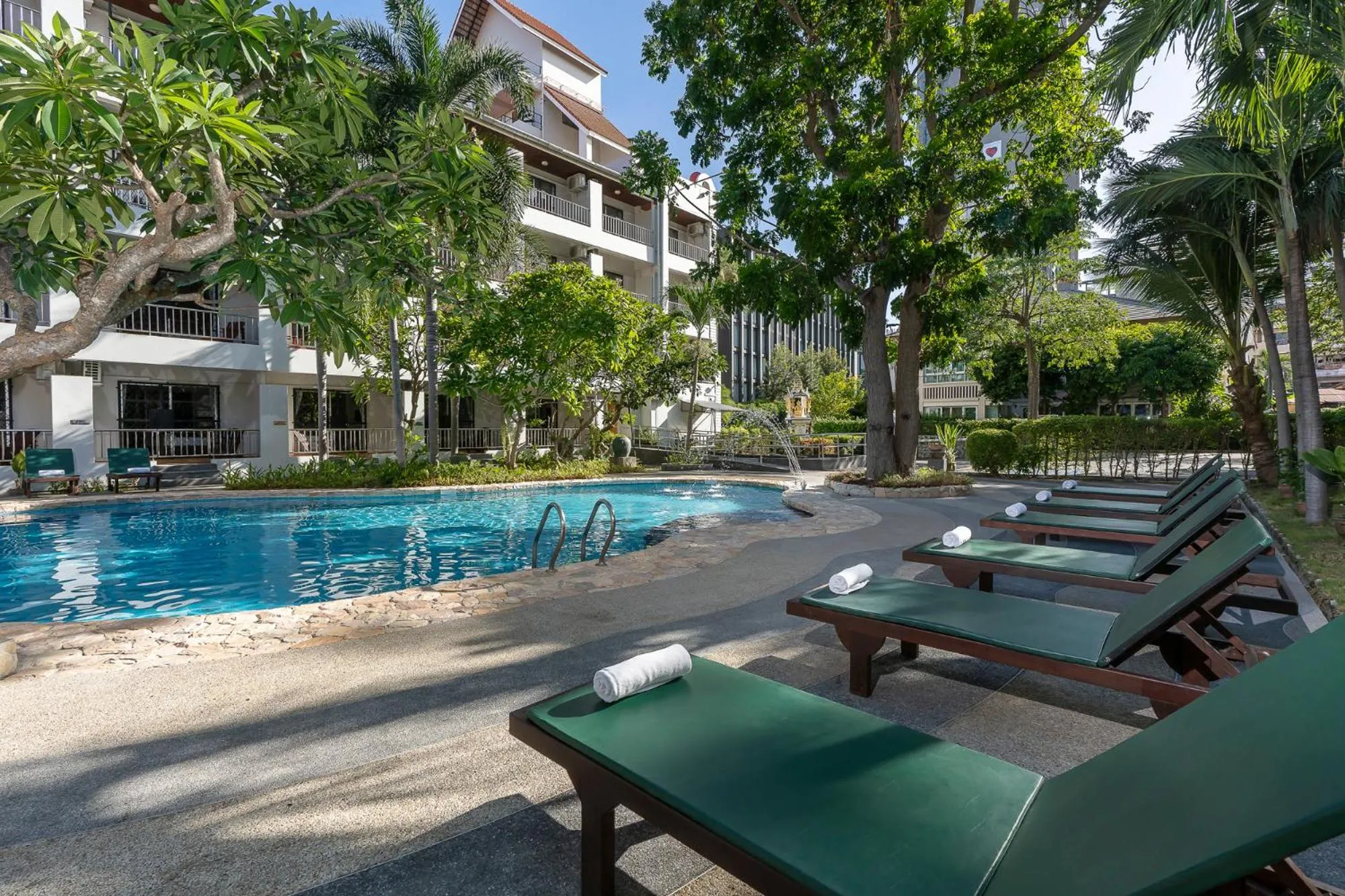 Swimming pool in Bella Villa Pattaya 3rd Road