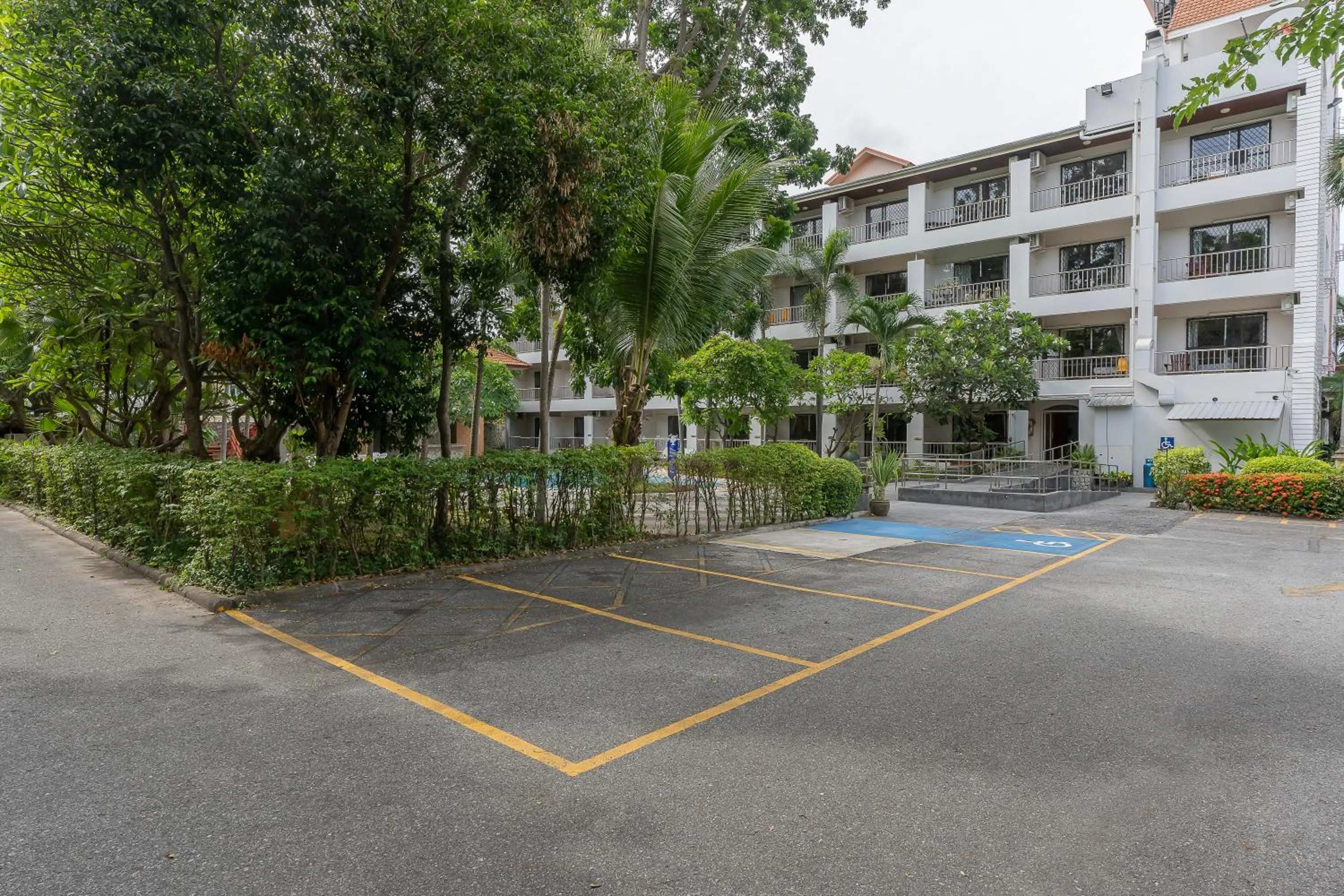 Parking in Bella Villa Pattaya 3rd Road