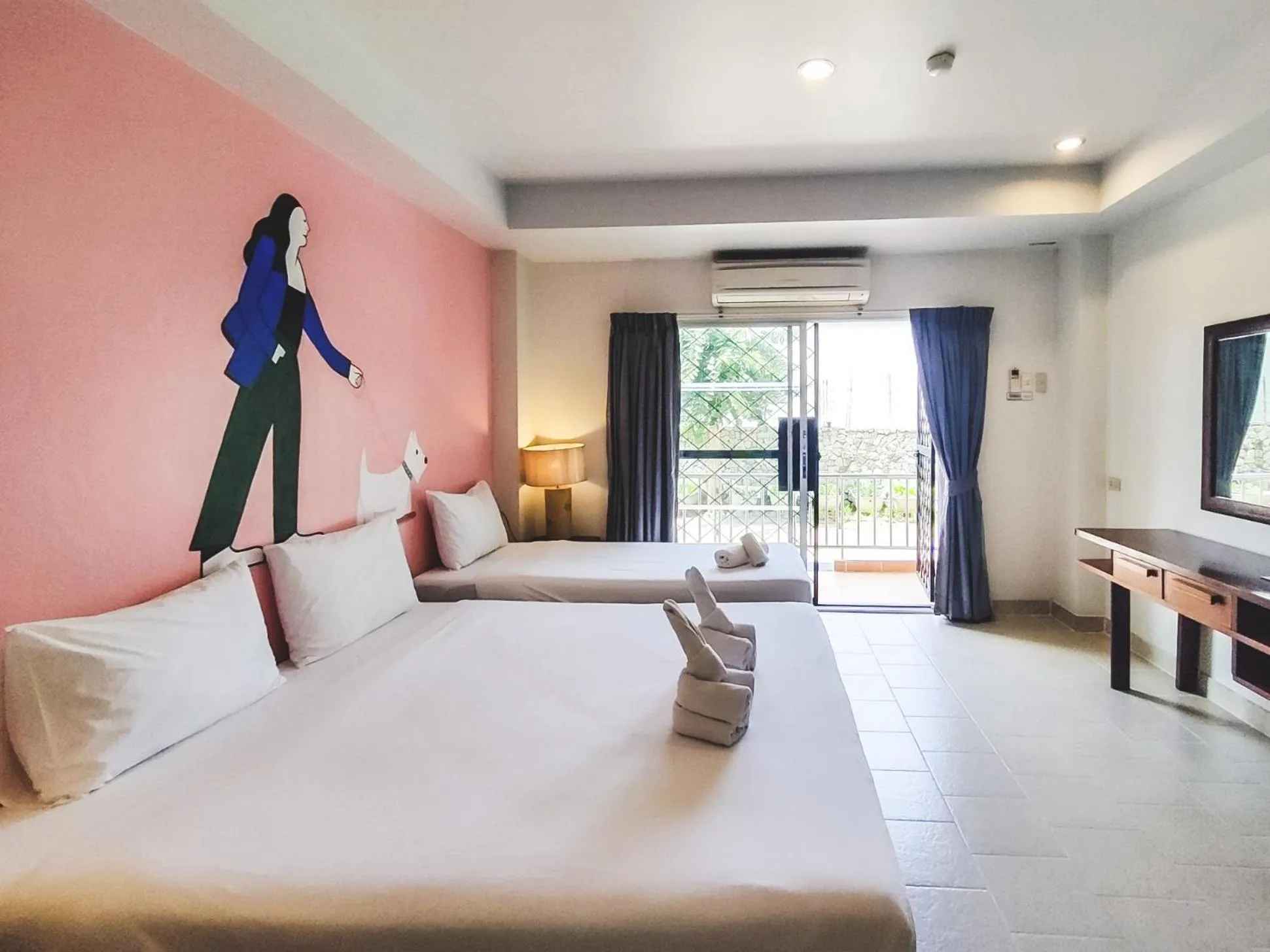 Photo of the whole room, Bed in Bella Villa Pattaya 3rd Road