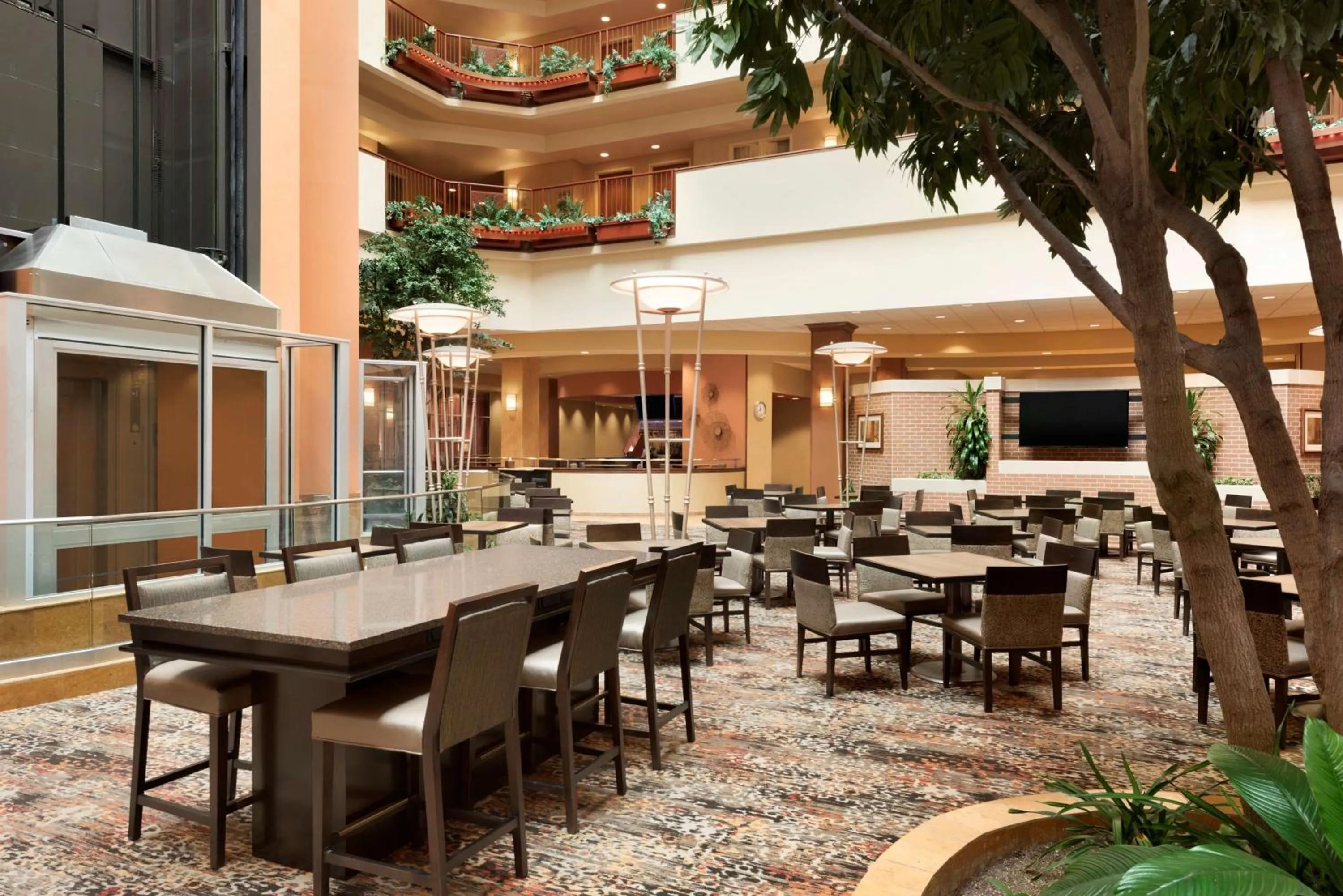 Lobby or reception in Embassy Suites Omaha- La Vista/ Hotel & Conference Center