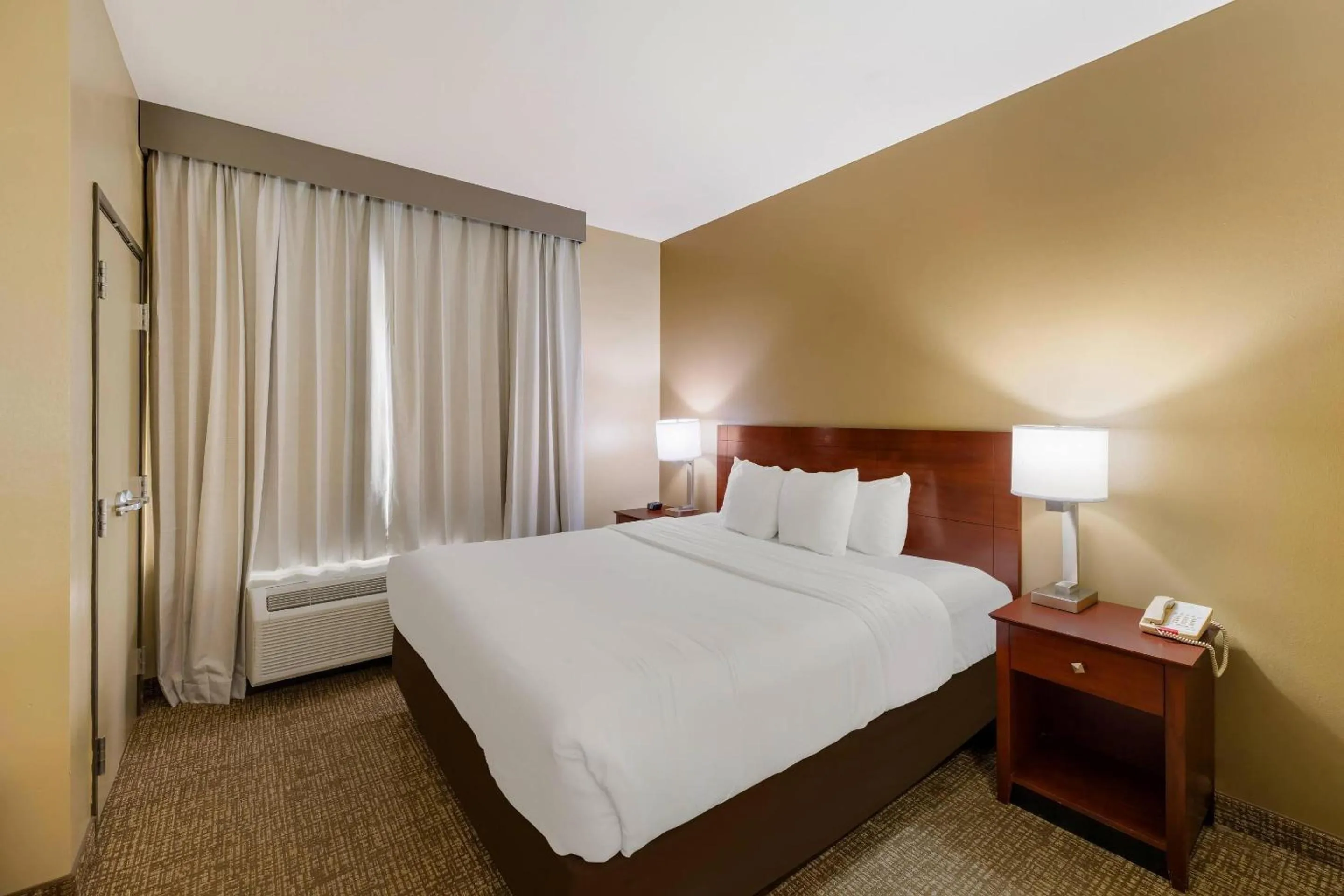 Bedroom, Bed in Comfort Suites El Paso West