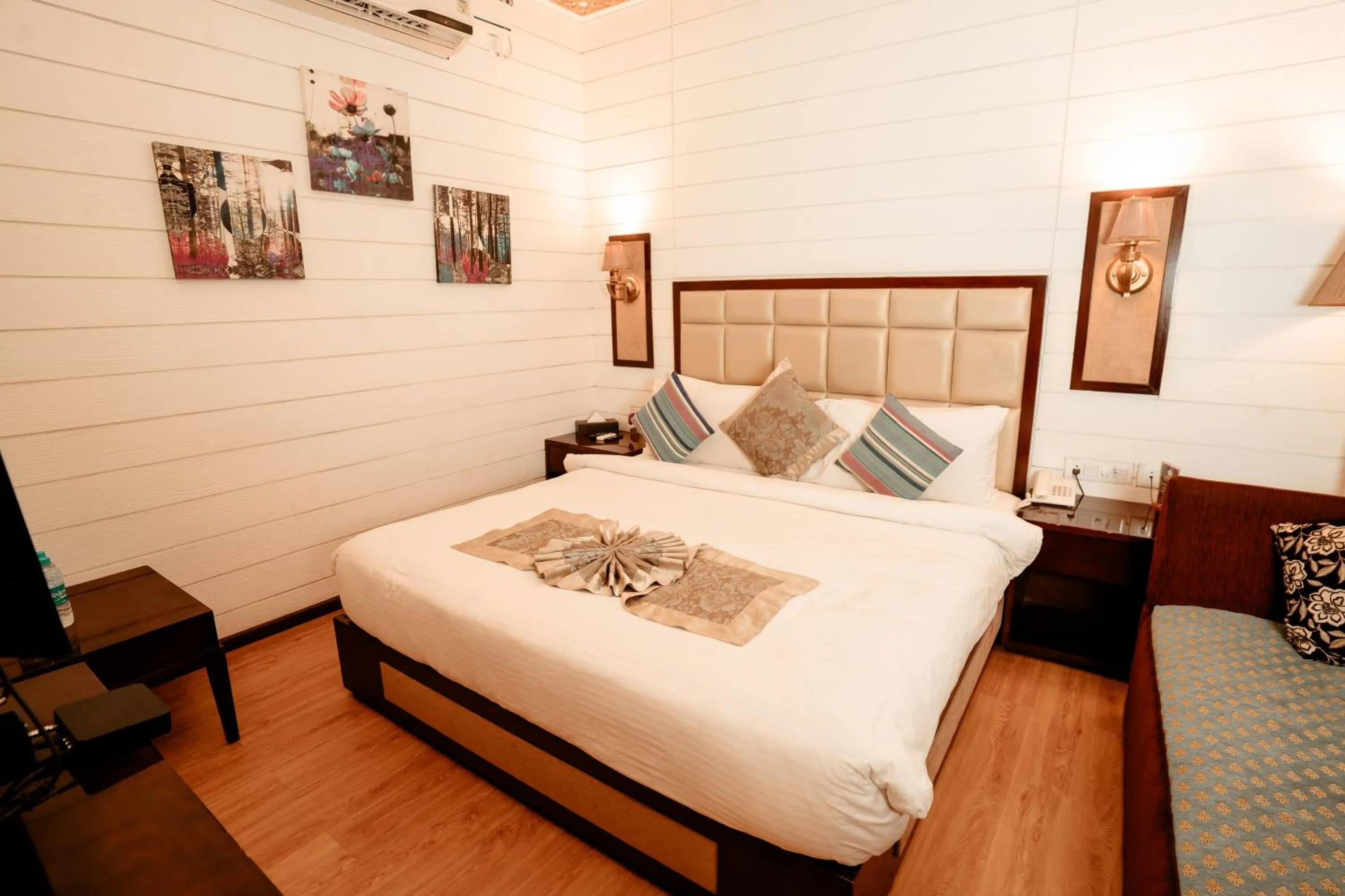 Bedroom, Bed in Sinon Baga Retreat