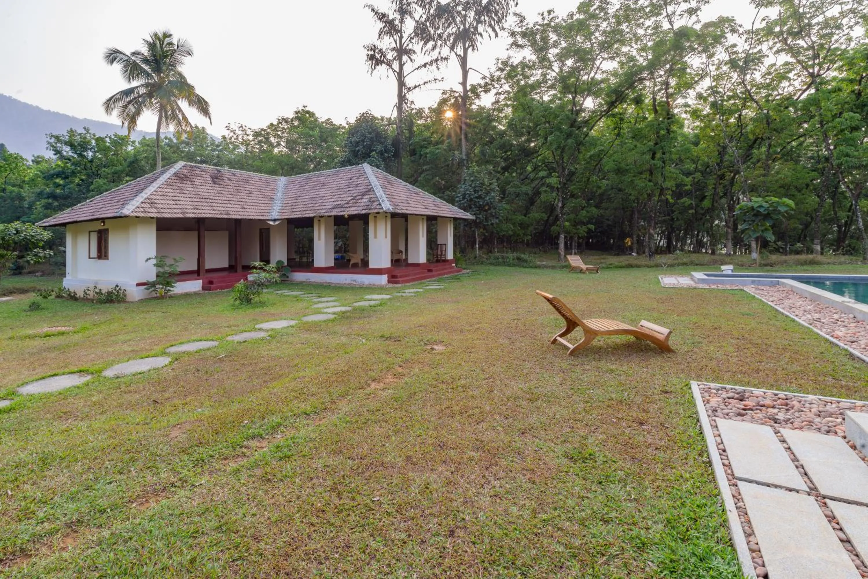 Garden in Windermere River House