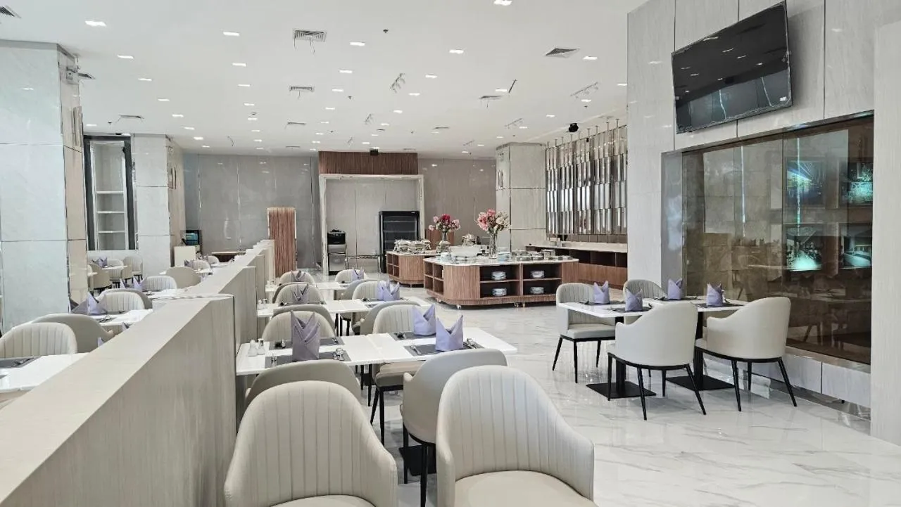 Restaurant/places to eat in The Four Wings Hotel Bangkok