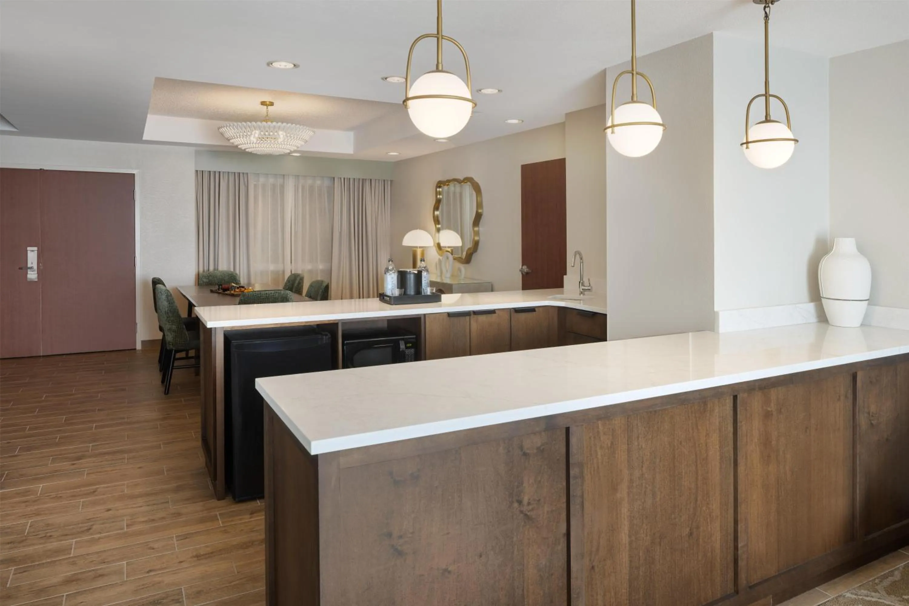 Kitchen or kitchenette in Embassy Suites San Marcos Hotel Conference Center