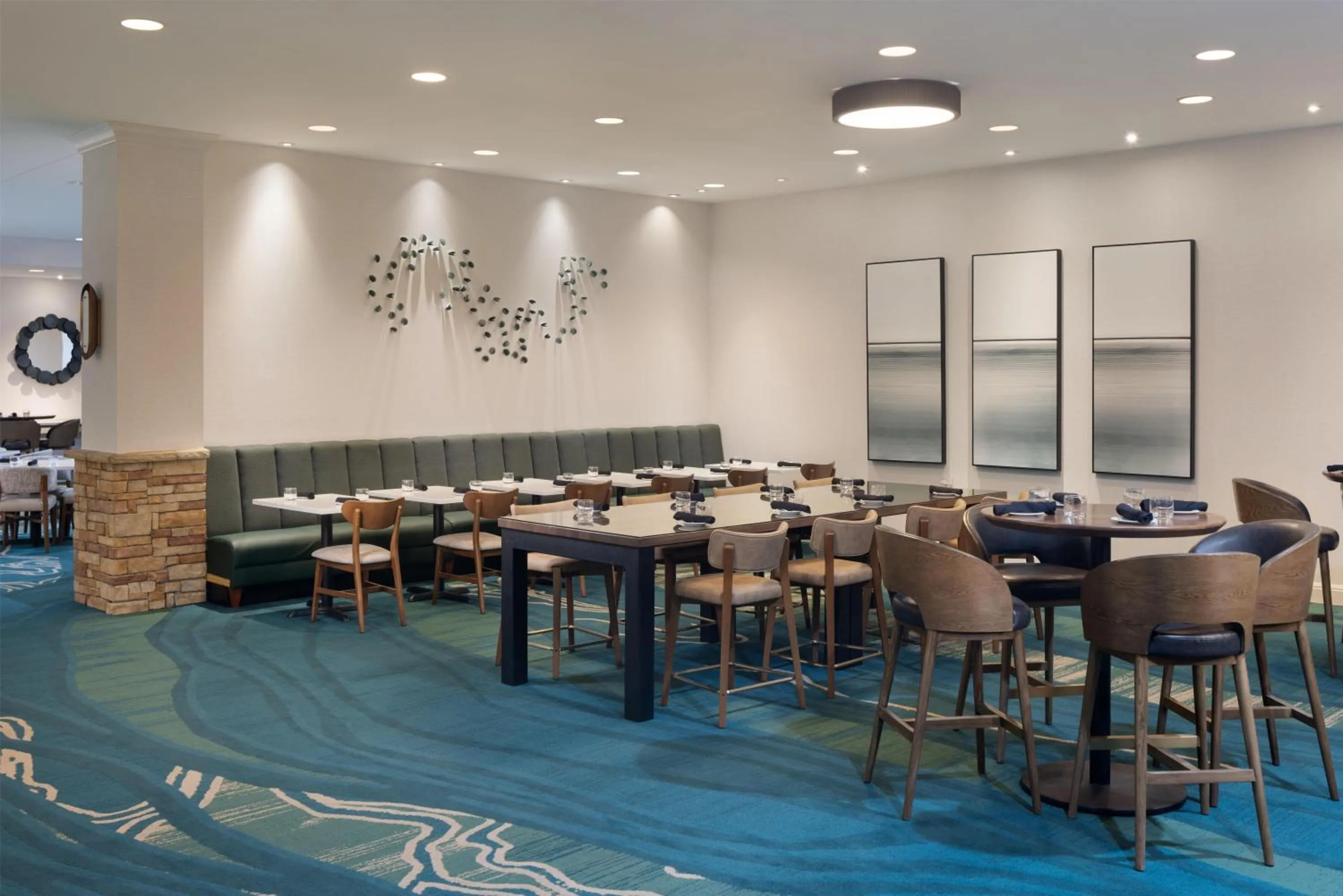 Restaurant/places to eat in Embassy Suites San Marcos Hotel Conference Center