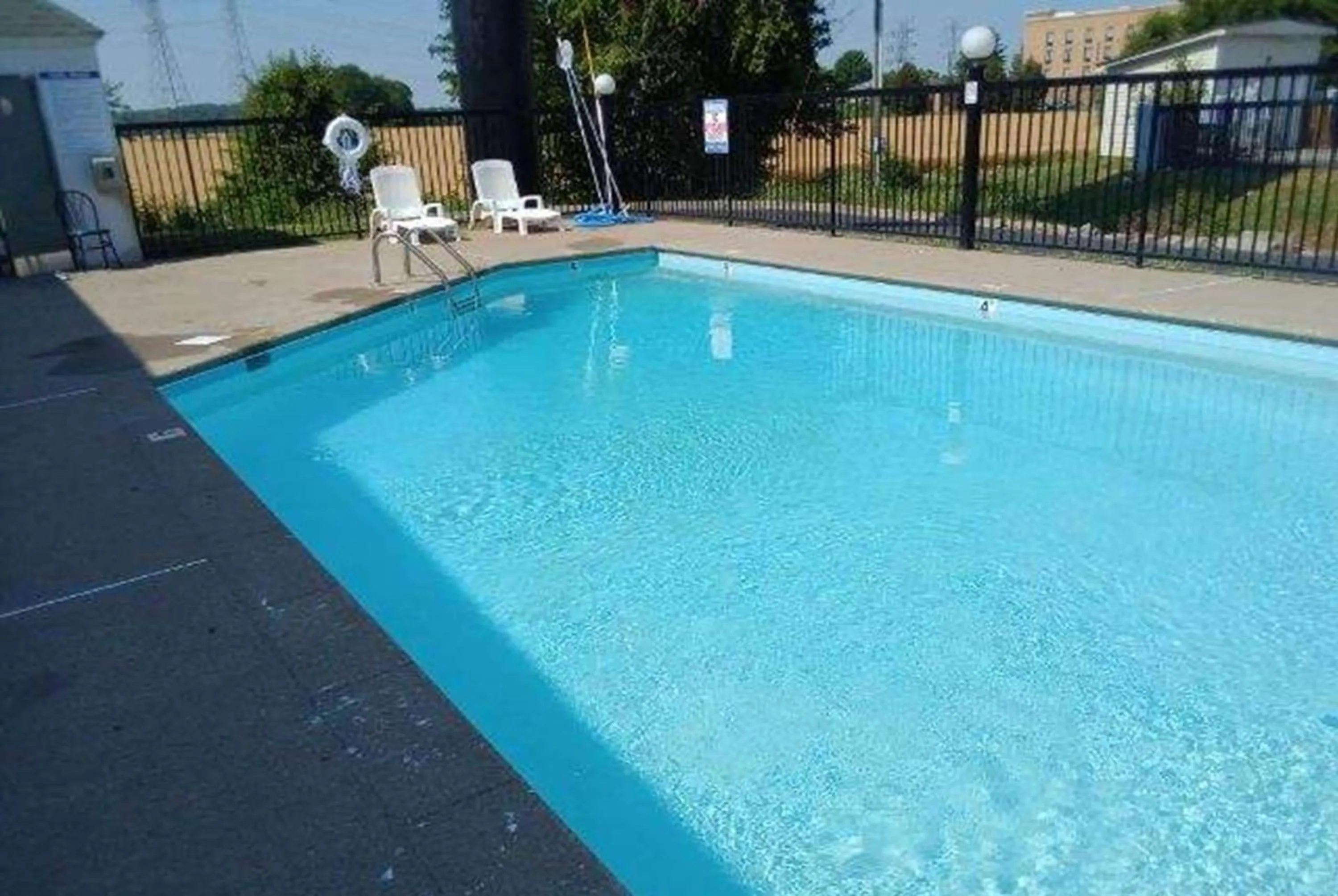 Pool view in Howard Johnson by Wyndham Clarksville Tennessee