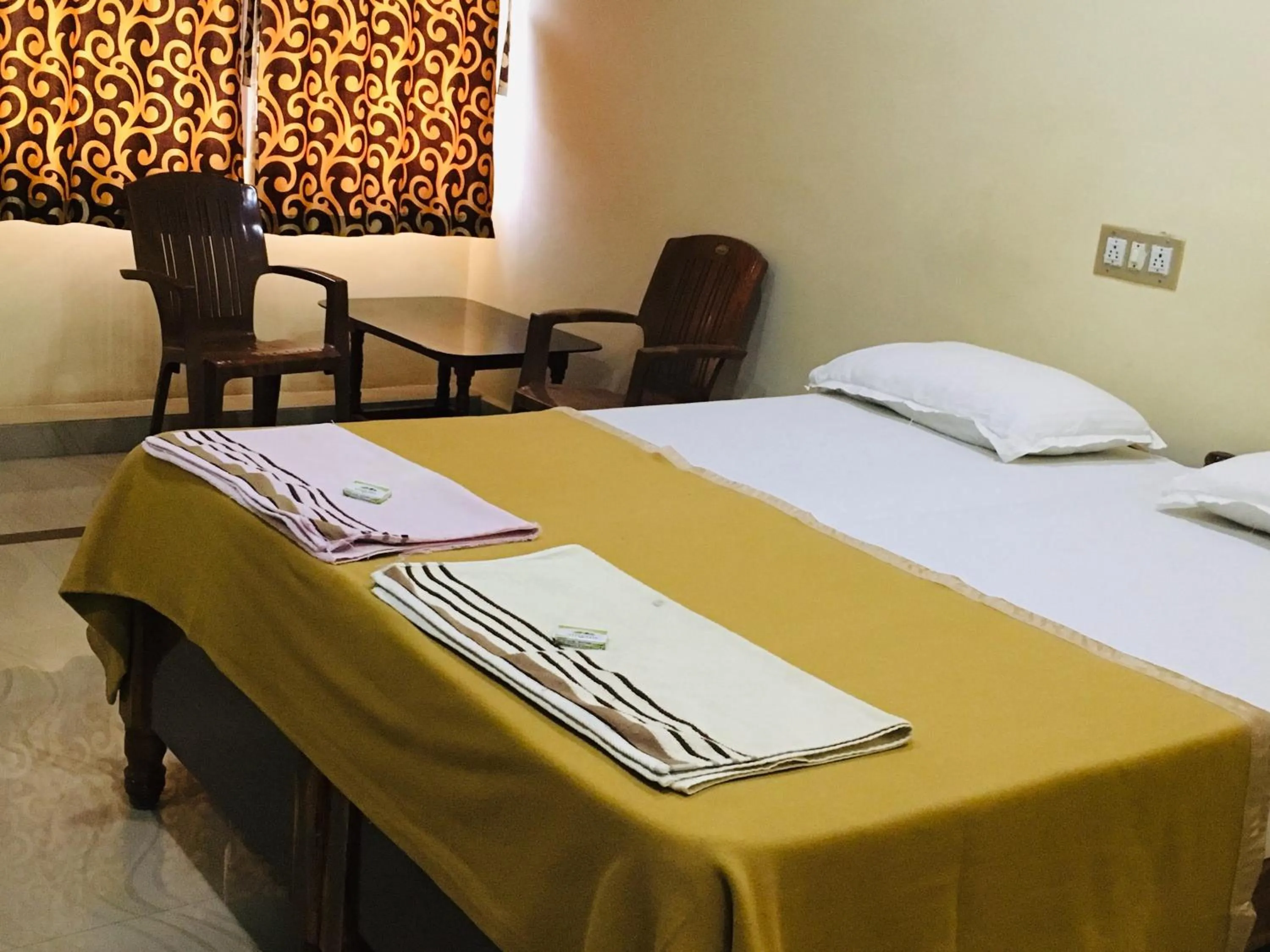 Hotel Varsha Hampi