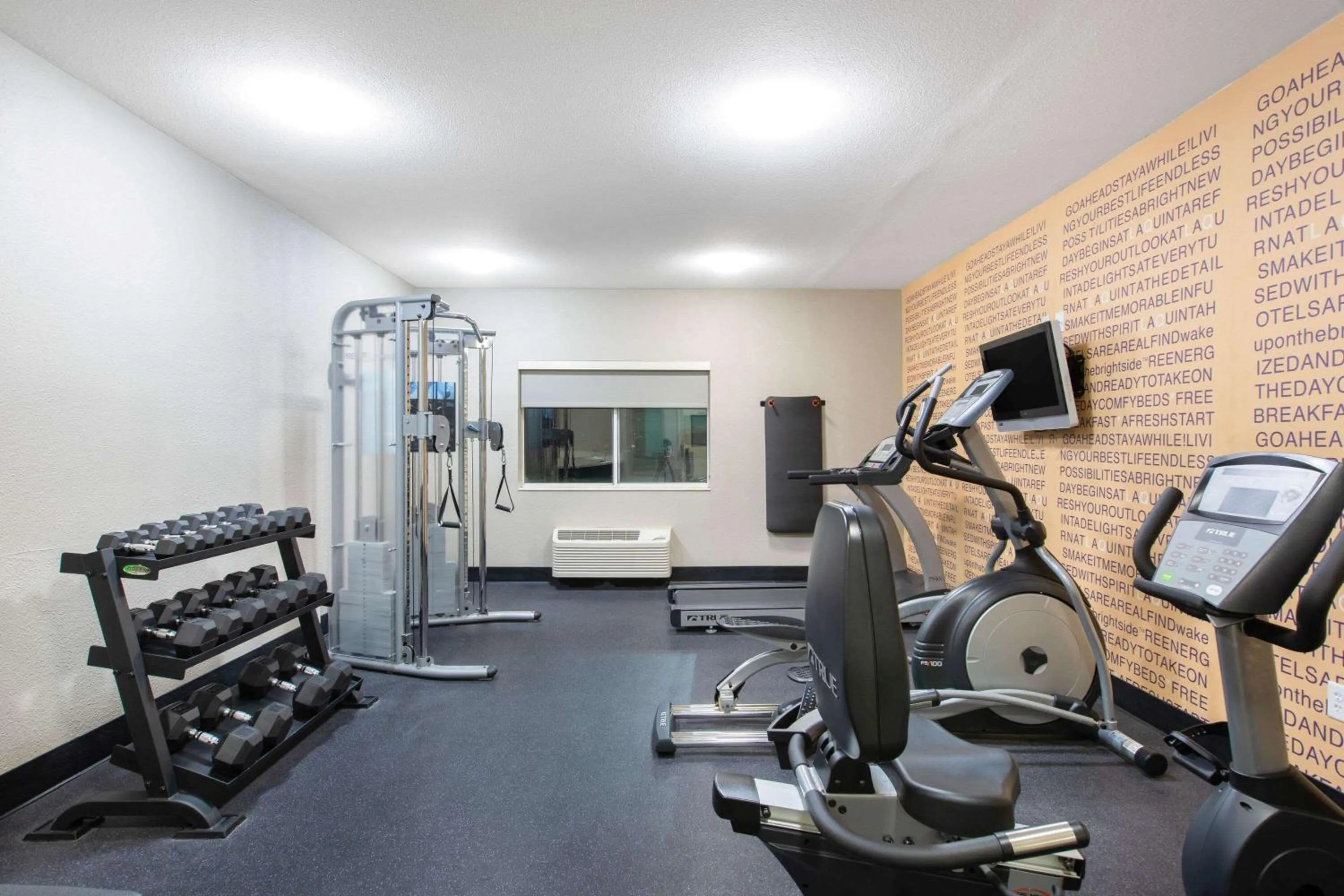 Fitness centre/facilities in La Quinta Inn by Wyndham Lincoln