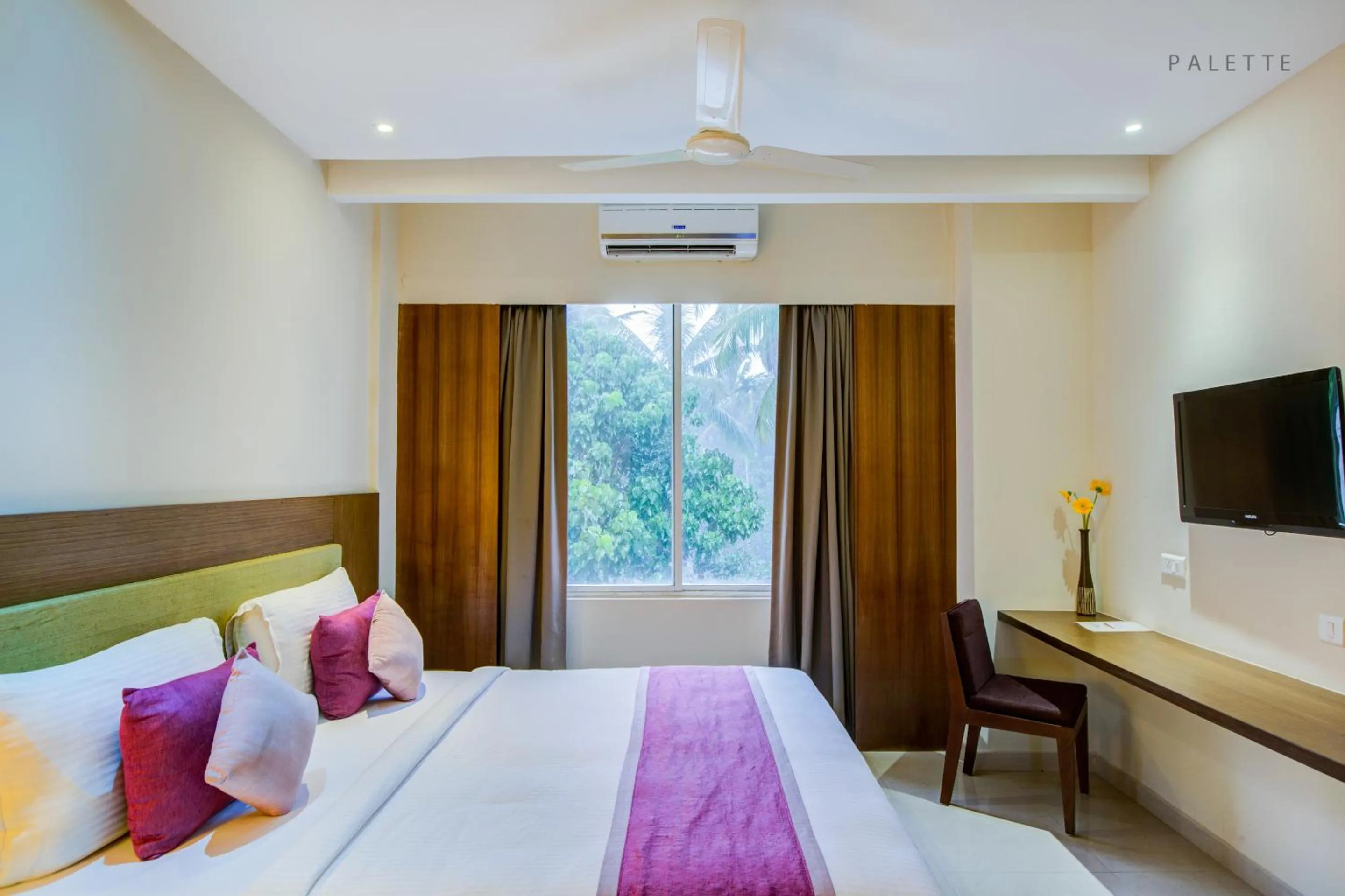 Bedroom, Bed in JK Residency Kelakam