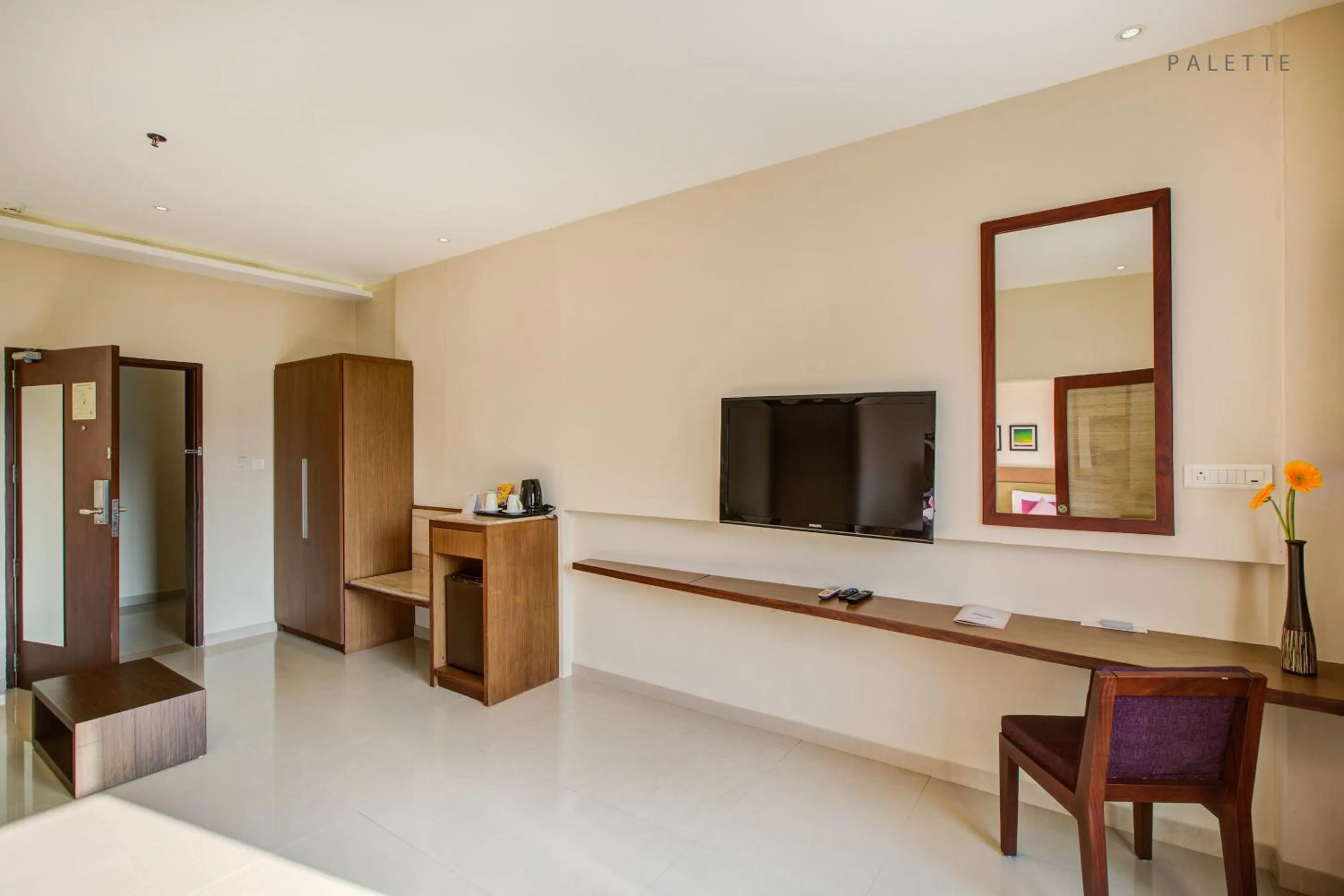 Communal lounge/ TV room in JK Residency Kelakam