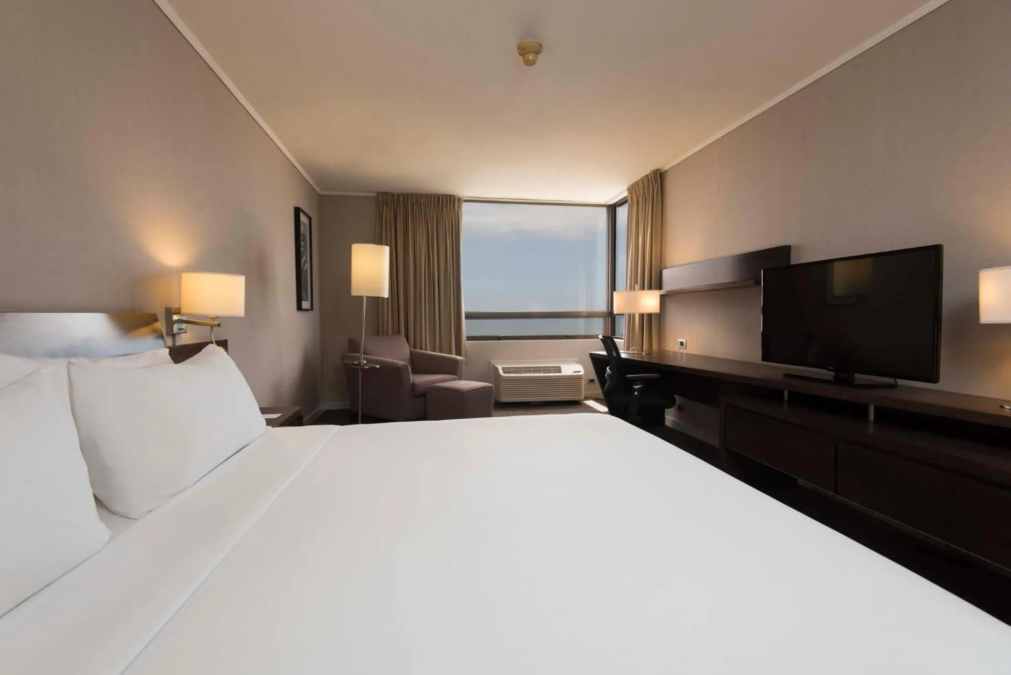 Photo of the whole room, Bed in Holiday Inn Express - Iquique by IHG