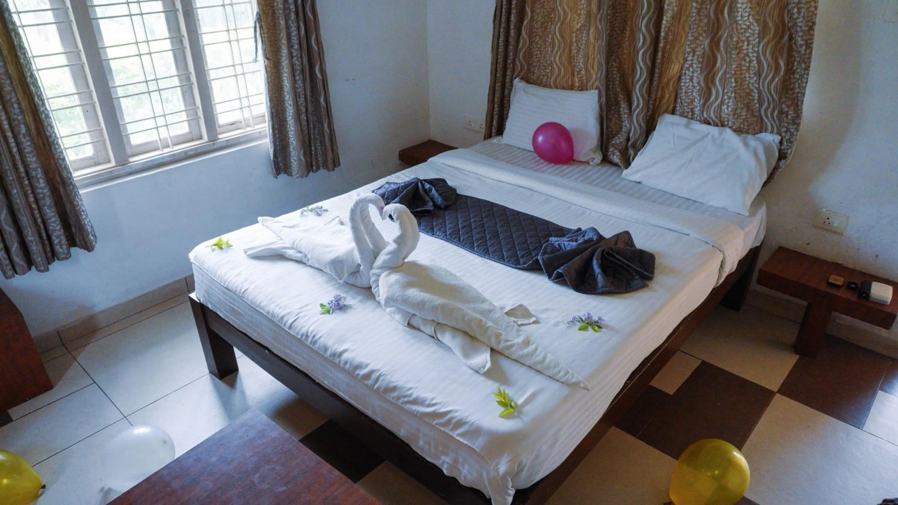 Bedroom, Bed in River Valley Resort