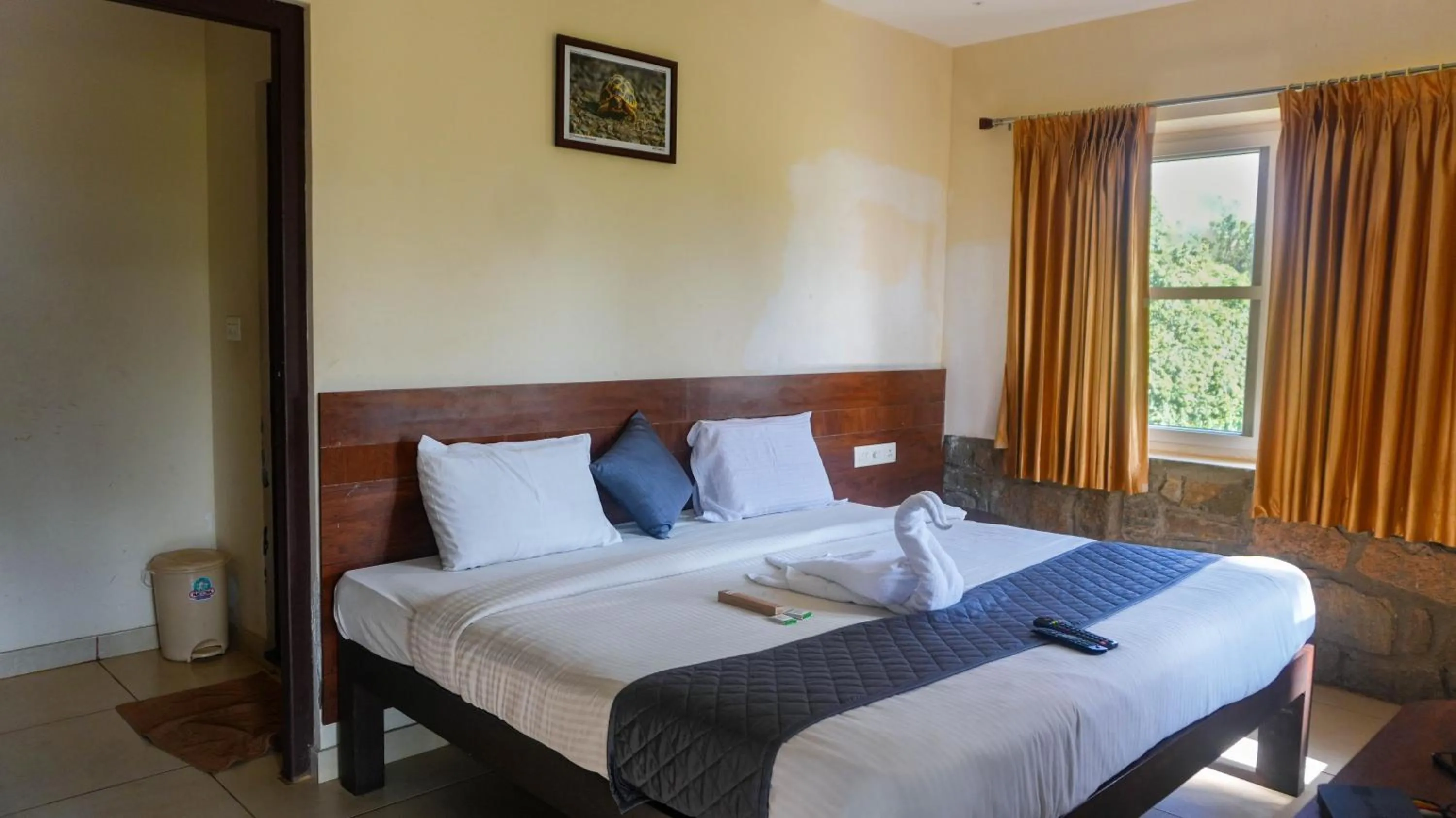 Bedroom, Bed in River Valley Resort