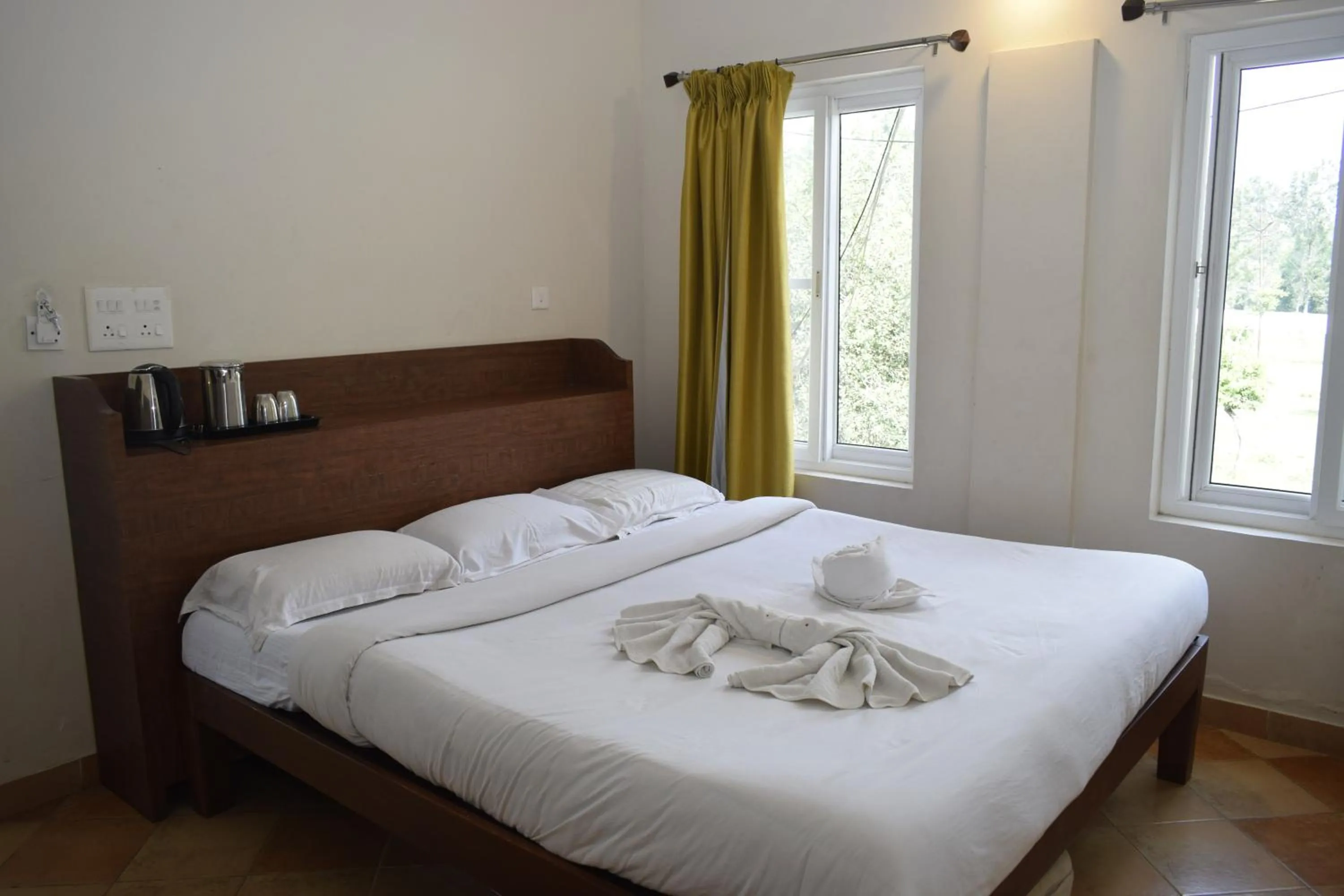 Photo of the whole room, Bed in River Valley Resort