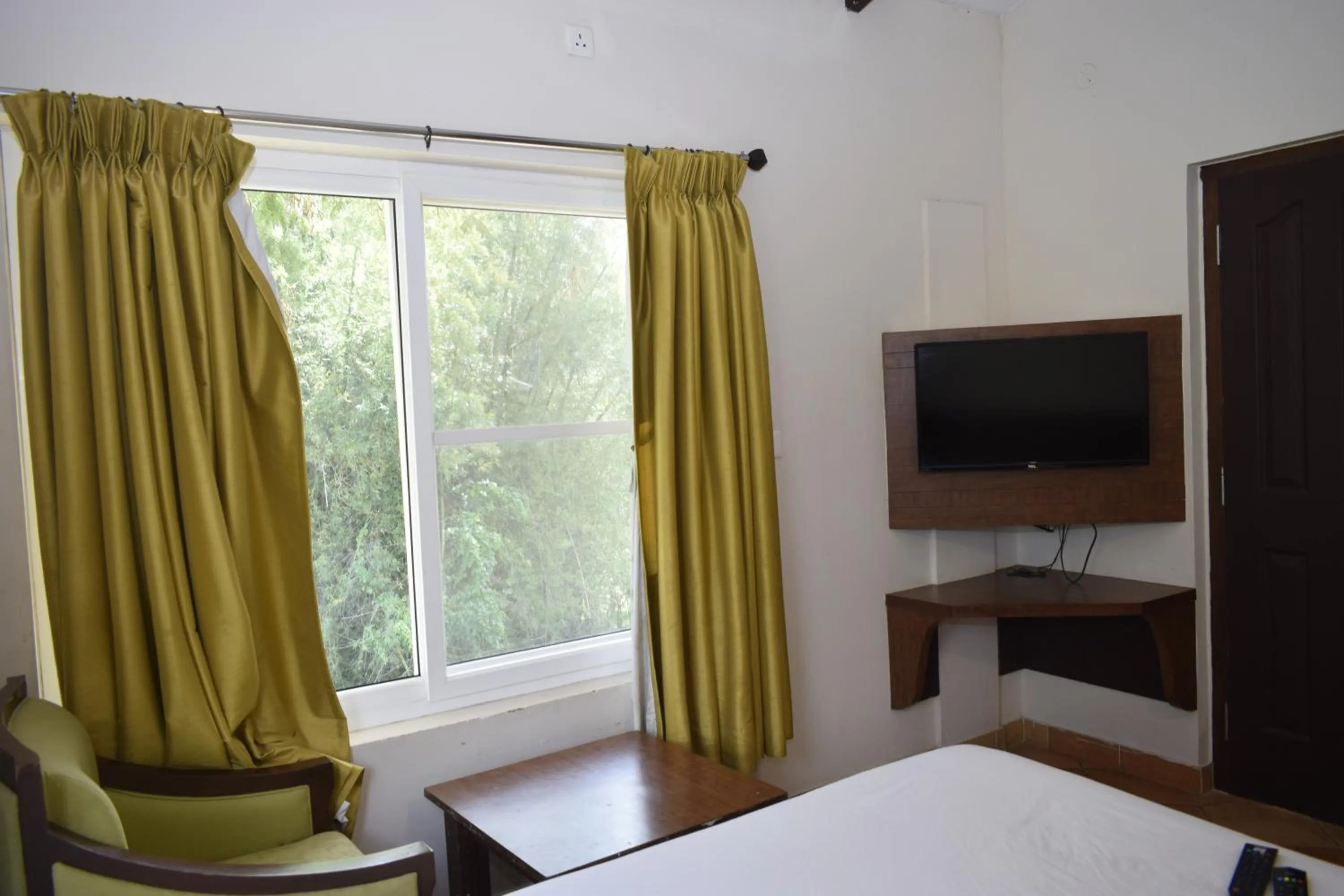 TV and multimedia, Bed in River Valley Resort