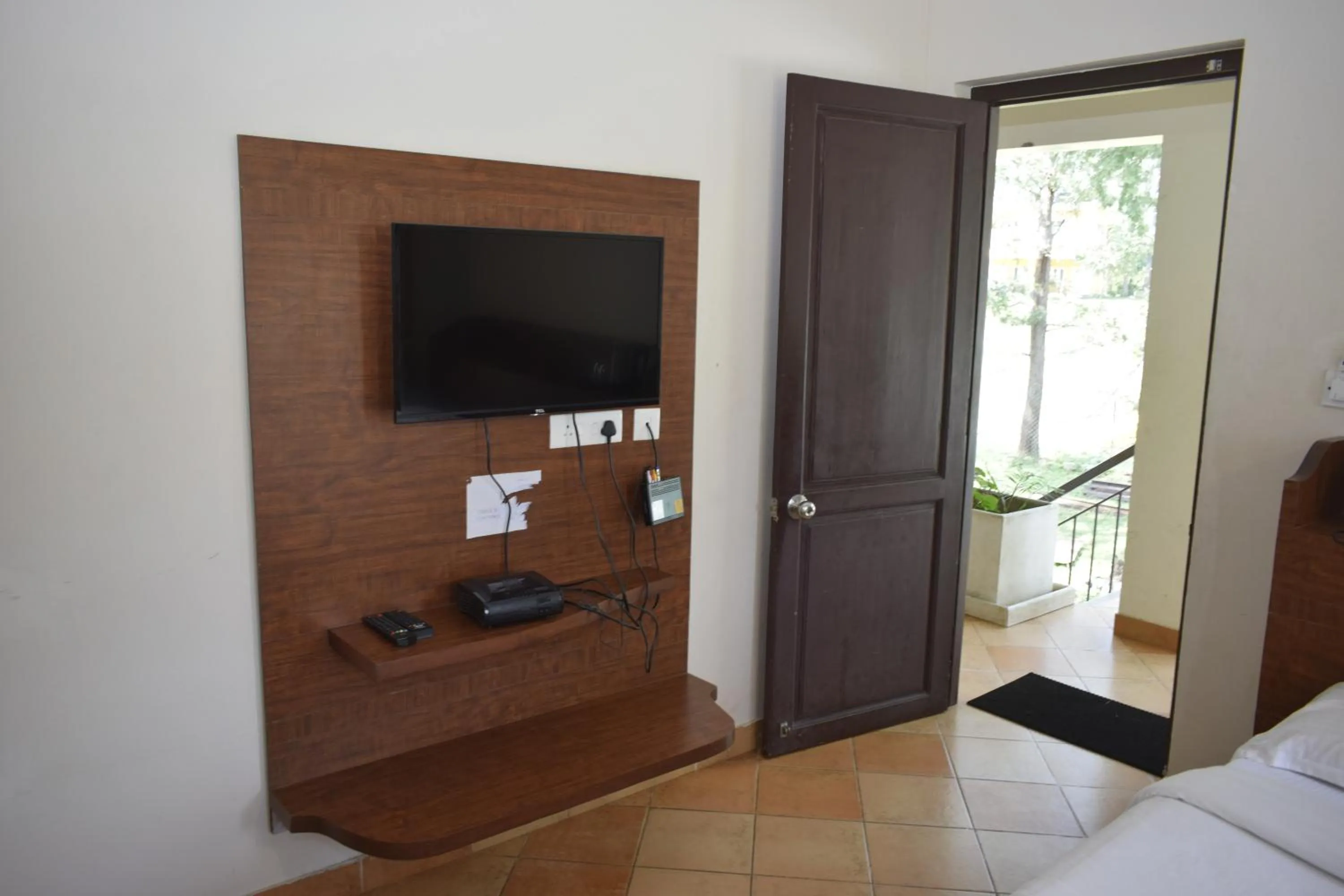 TV and multimedia, Bed in River Valley Resort