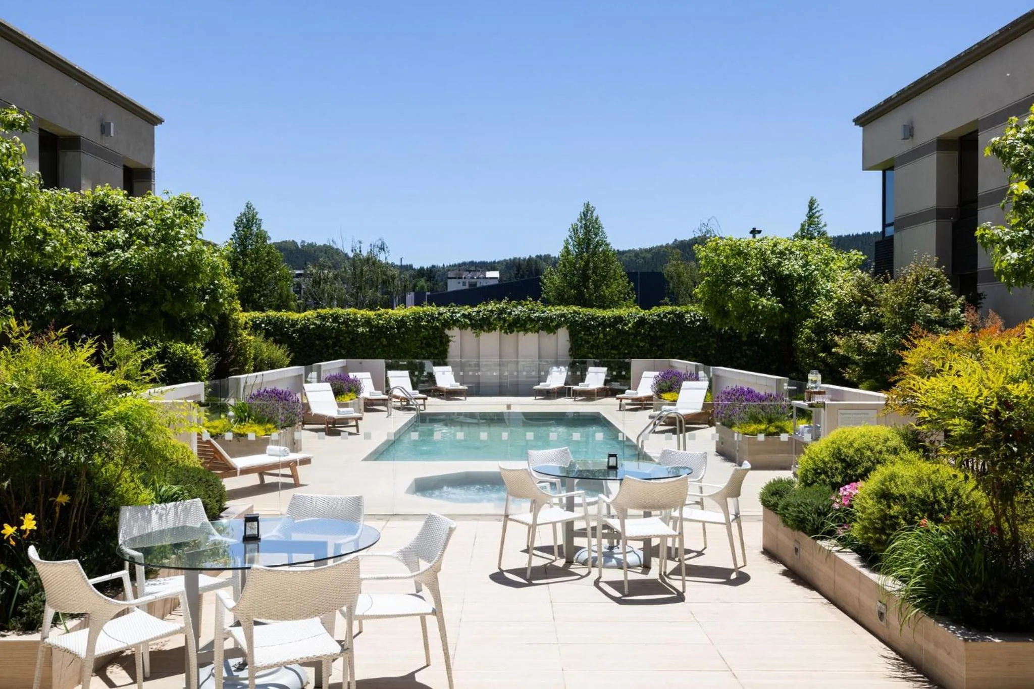 Swimming pool in Holiday Inn Express - Temuco by IHG