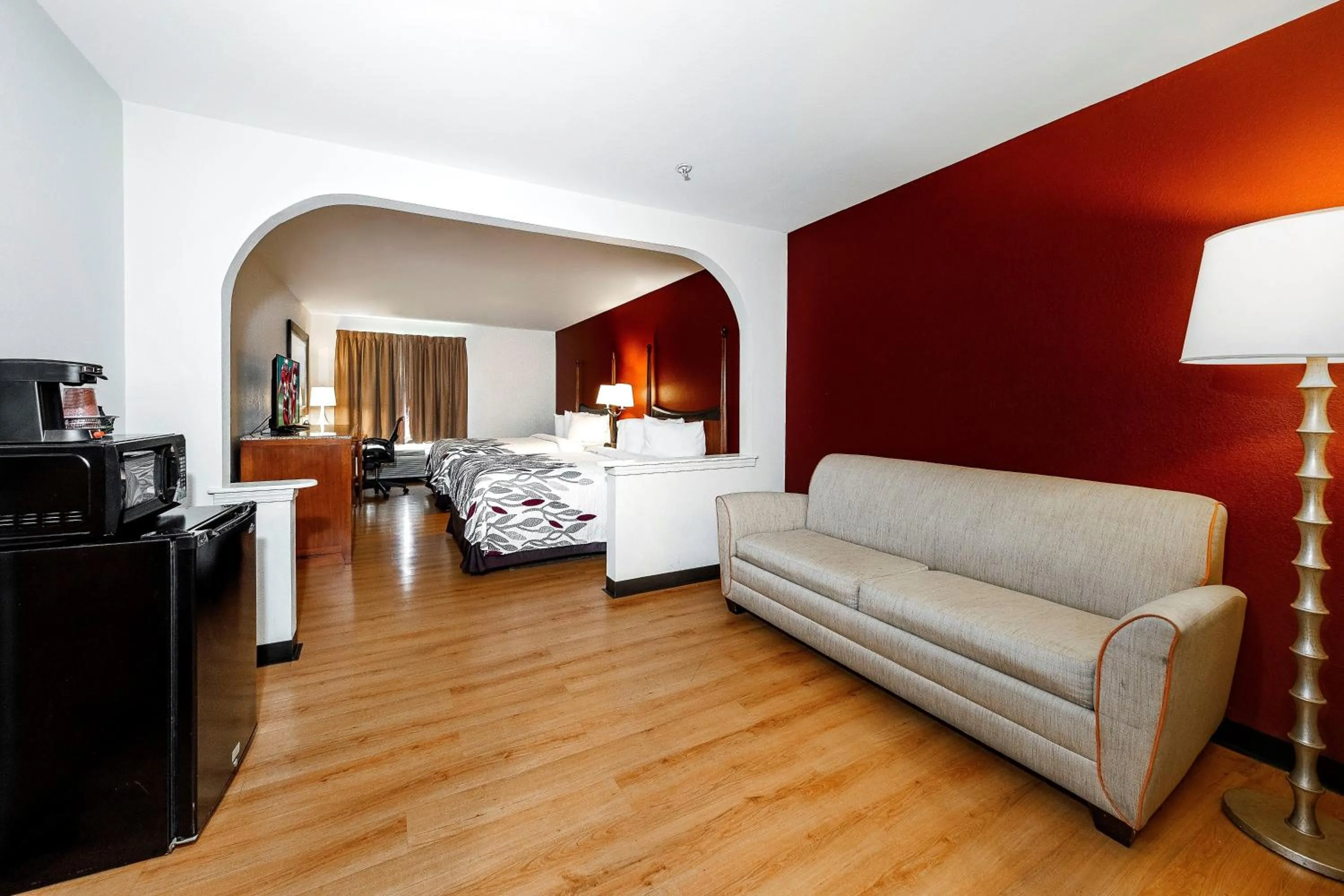 Bedroom in Red Roof Inn & Suites Biloxi - Ocean Springs