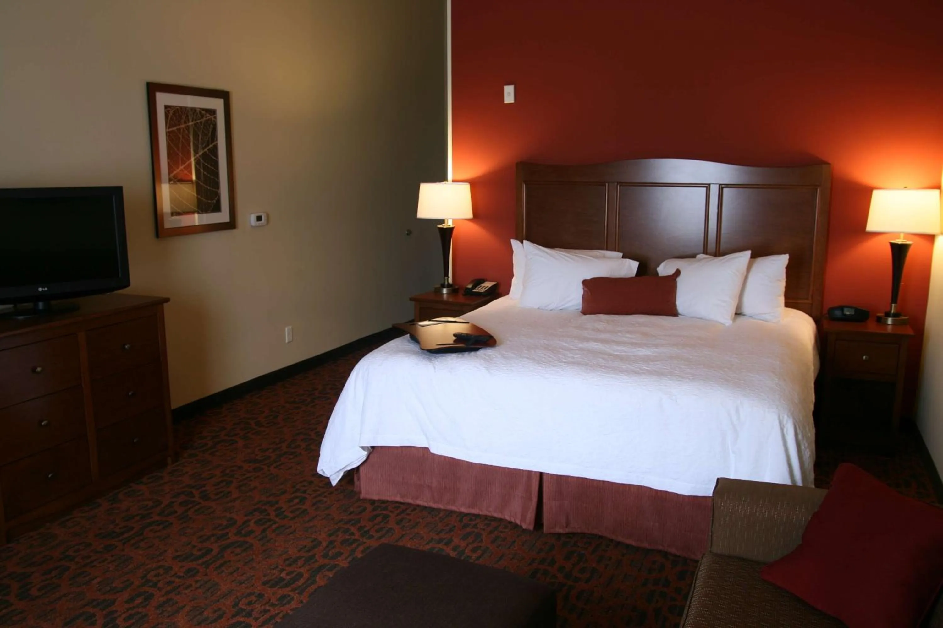 Bed in Hampton Inn & Suites Bastrop