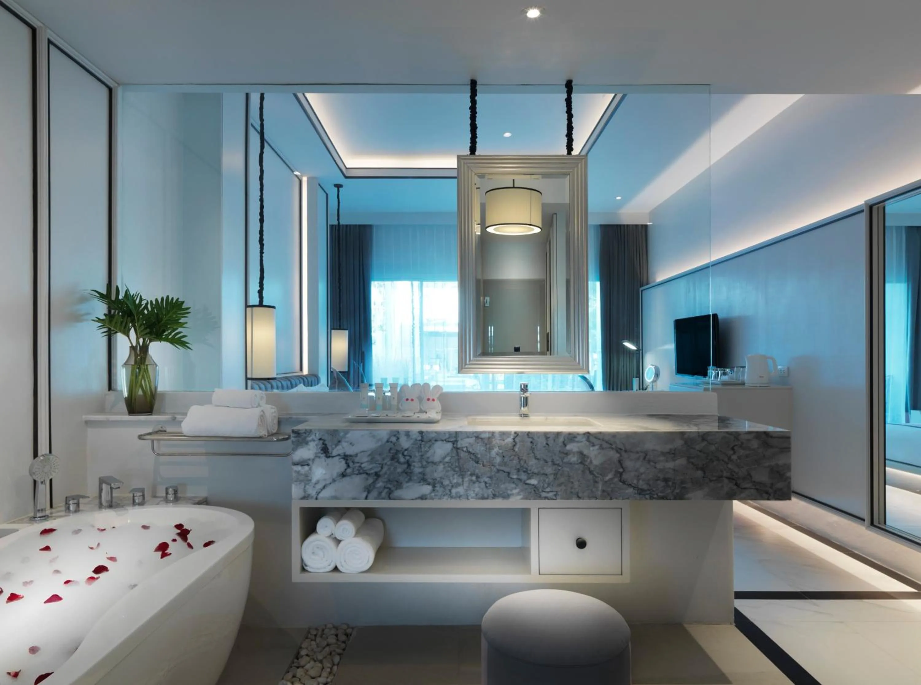 Bathroom, Bed in Chanalai Romantica Resort - Adults Only, Kata Beach