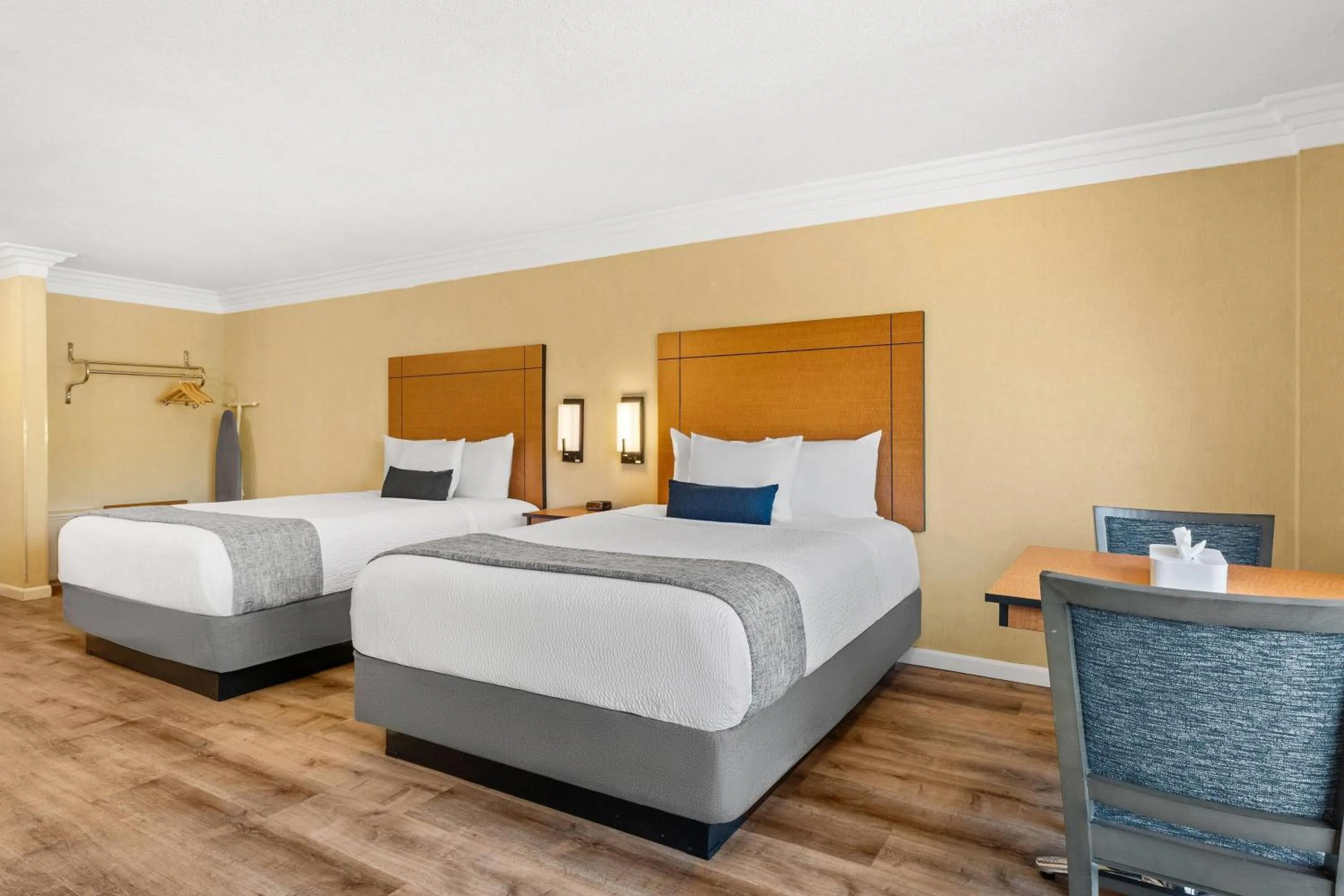 Bed in Travelodge by Wyndham San Clemente Beach