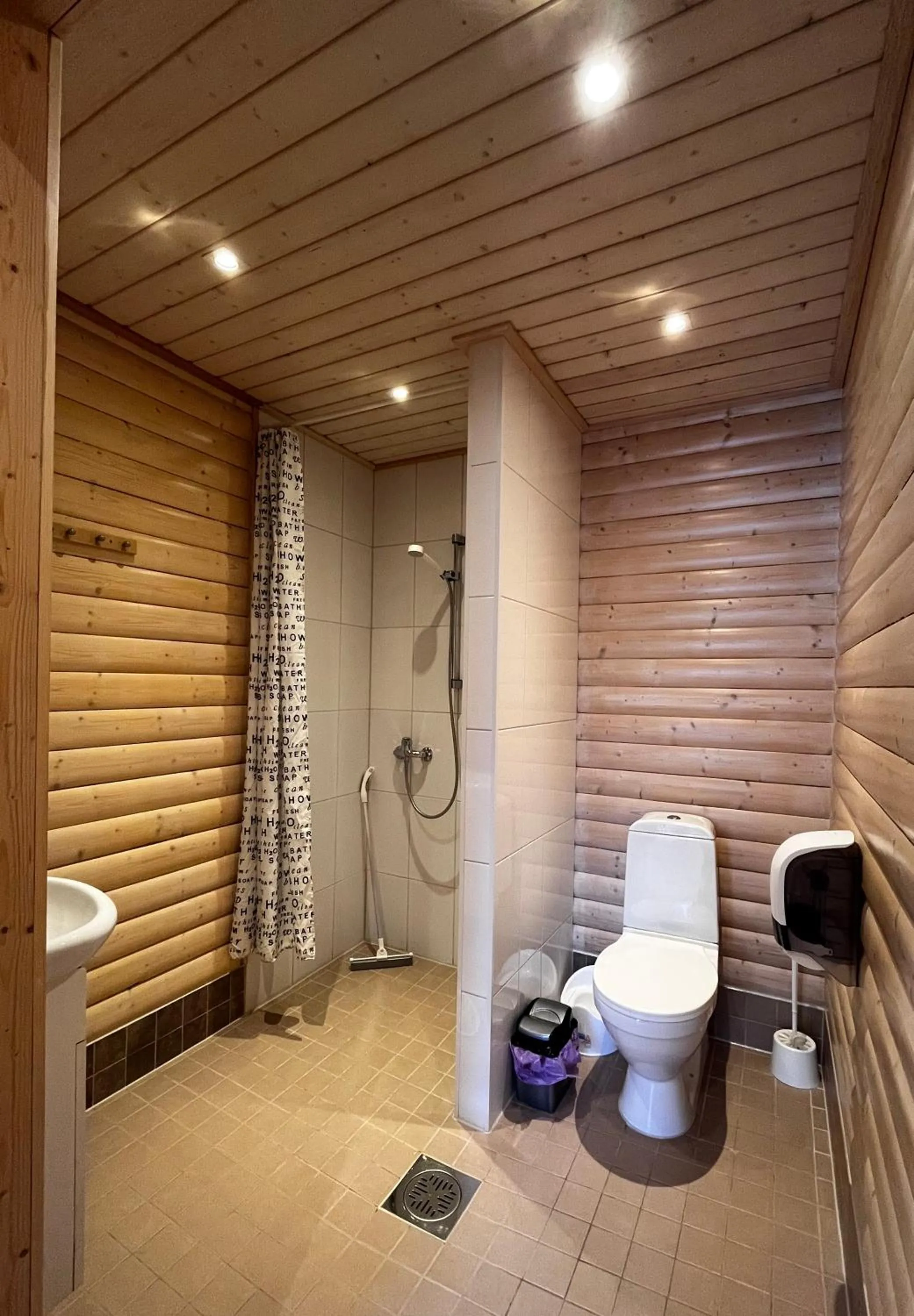 Toilet in Motelli Rovaniemi