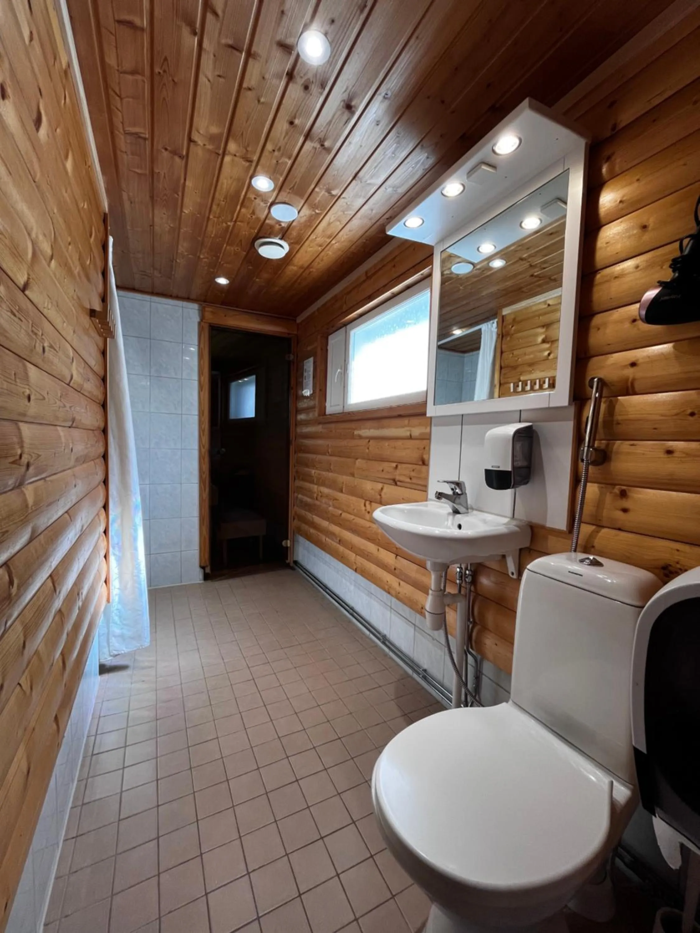 Toilet in Motelli Rovaniemi