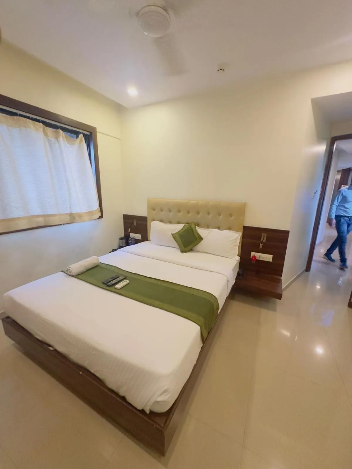 Bed in Hotel Mumbai International