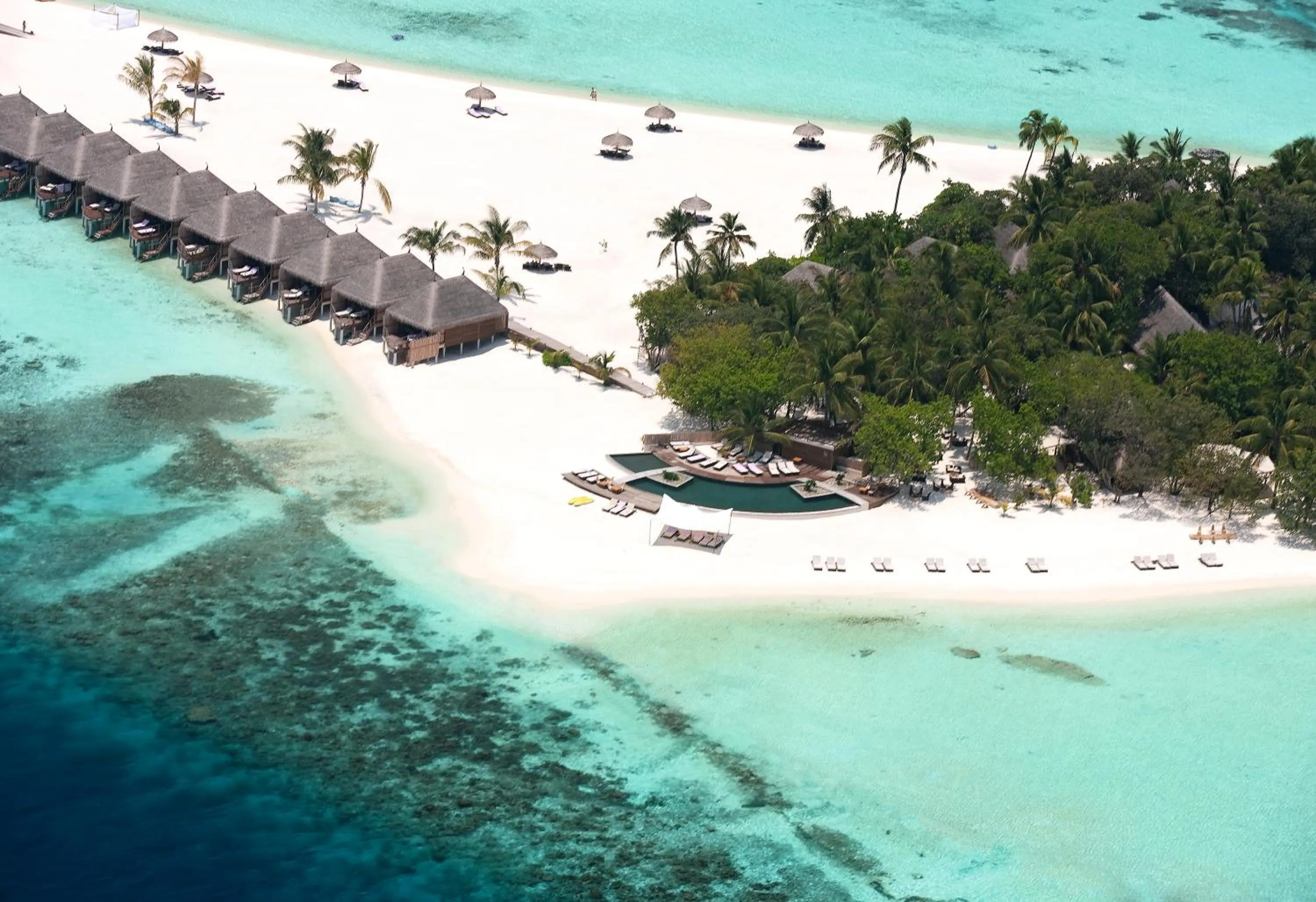 Beach in Constance Moofushi Maldives - All Inclusive