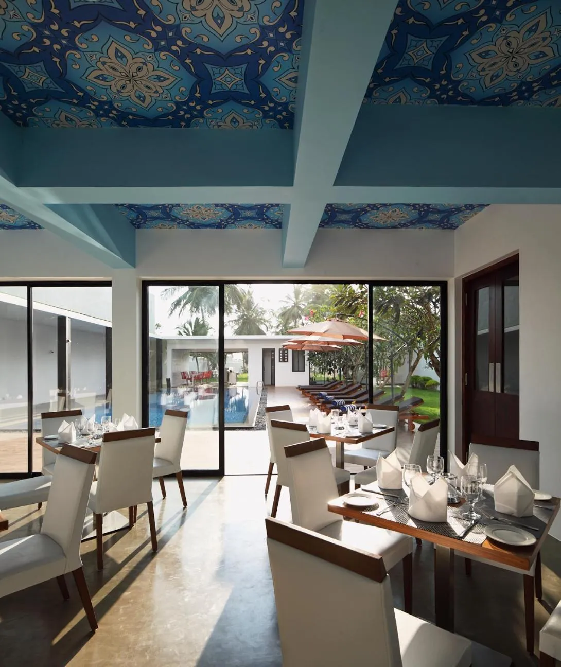 Restaurant/places to eat in Serendiva Beach