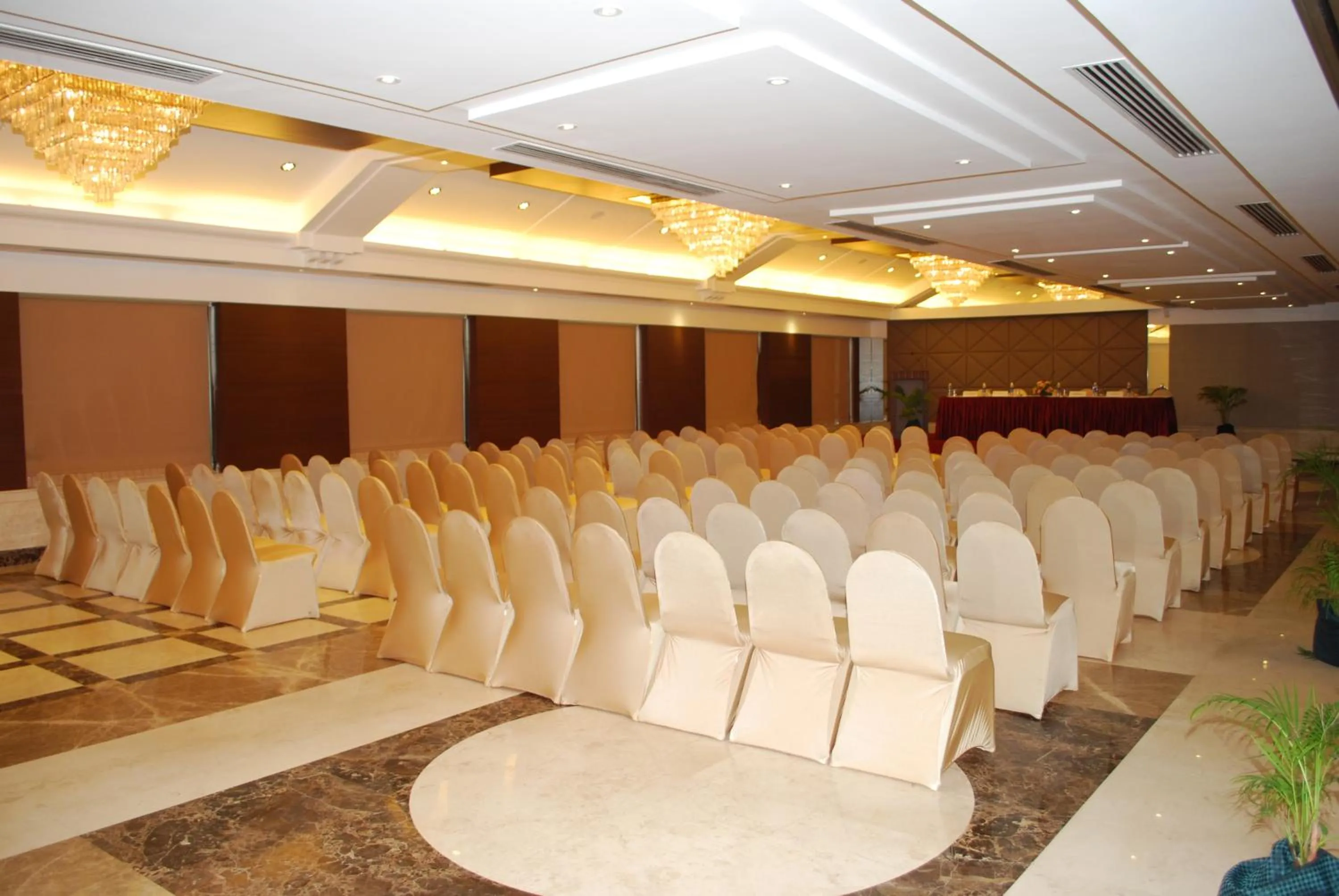 Business facilities in Beverly Hotel