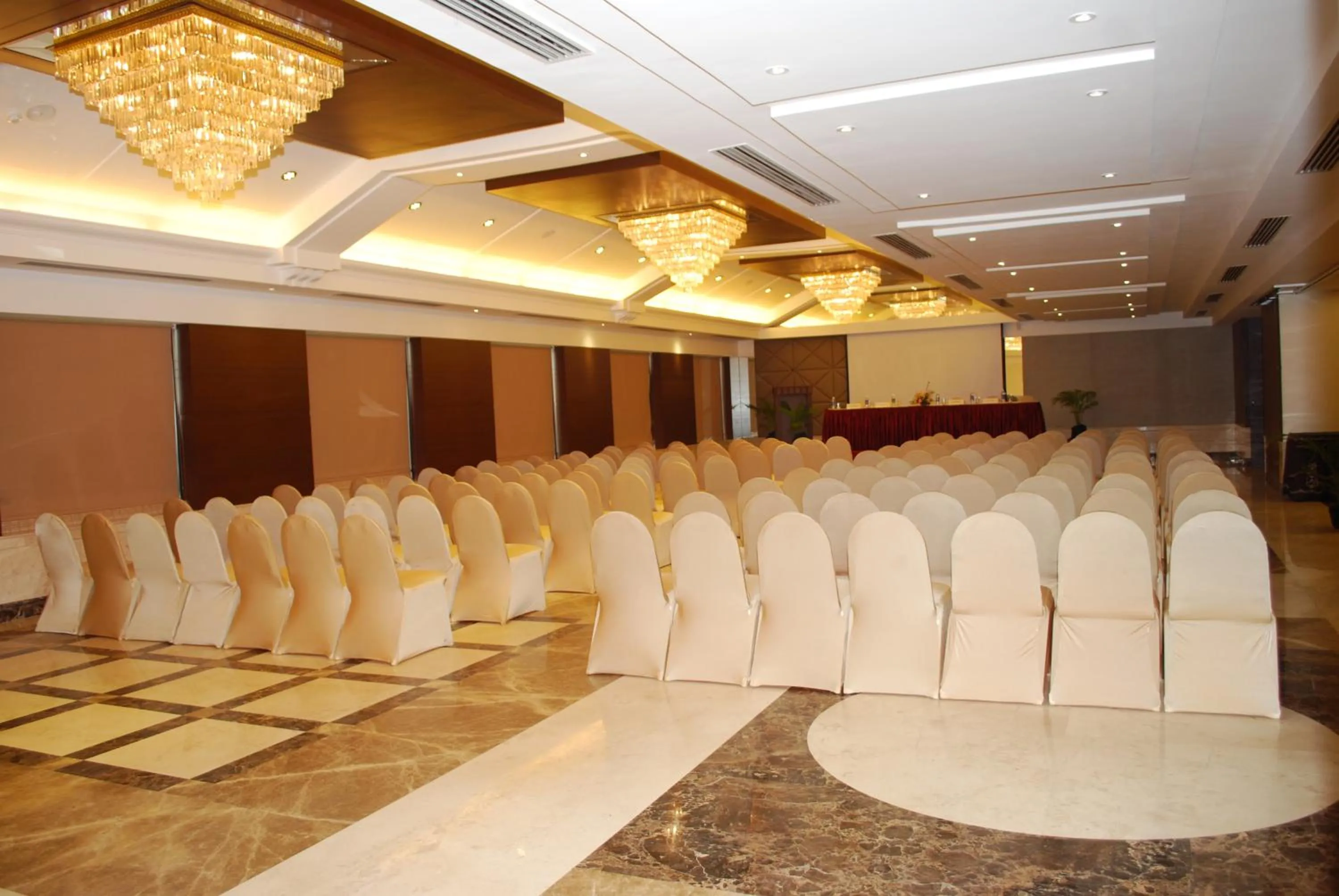Business facilities in Beverly Hotel