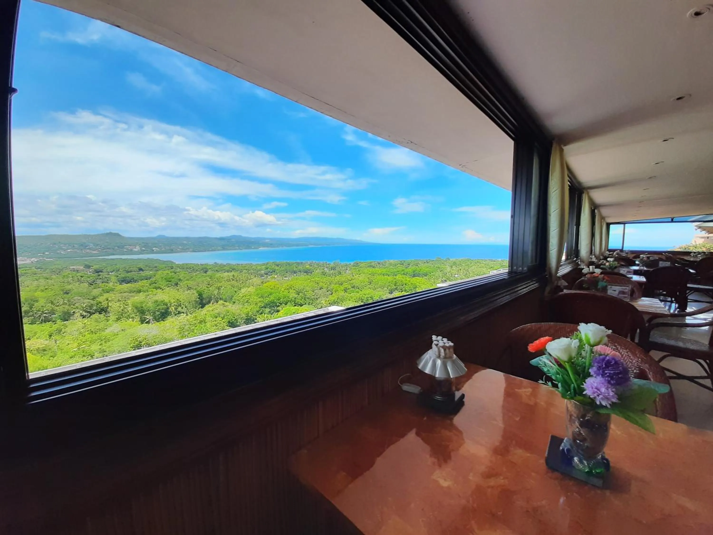 Restaurant/places to eat in Bohol Vantage Resort