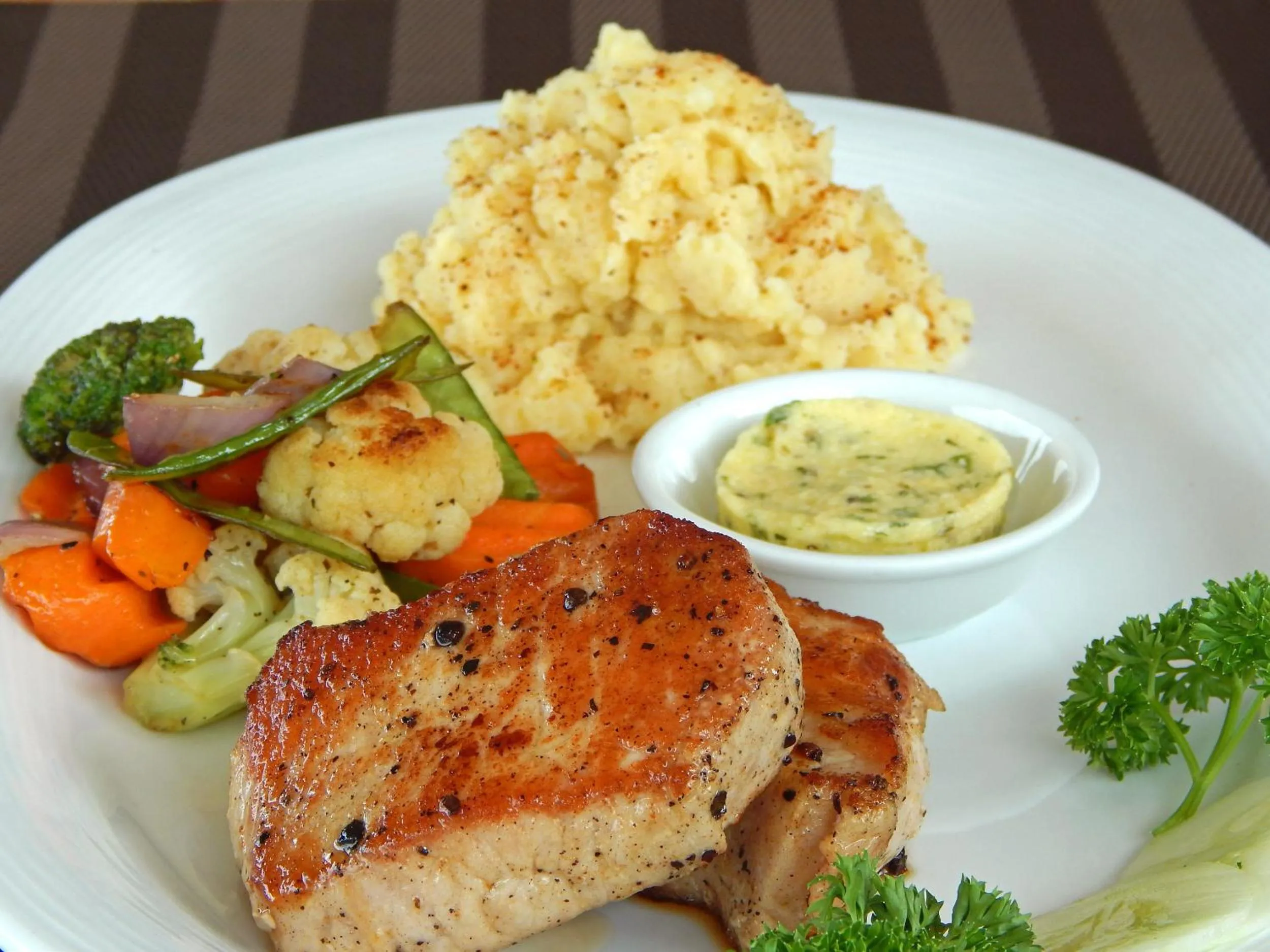 Restaurant/places to eat in Bohol Vantage Resort