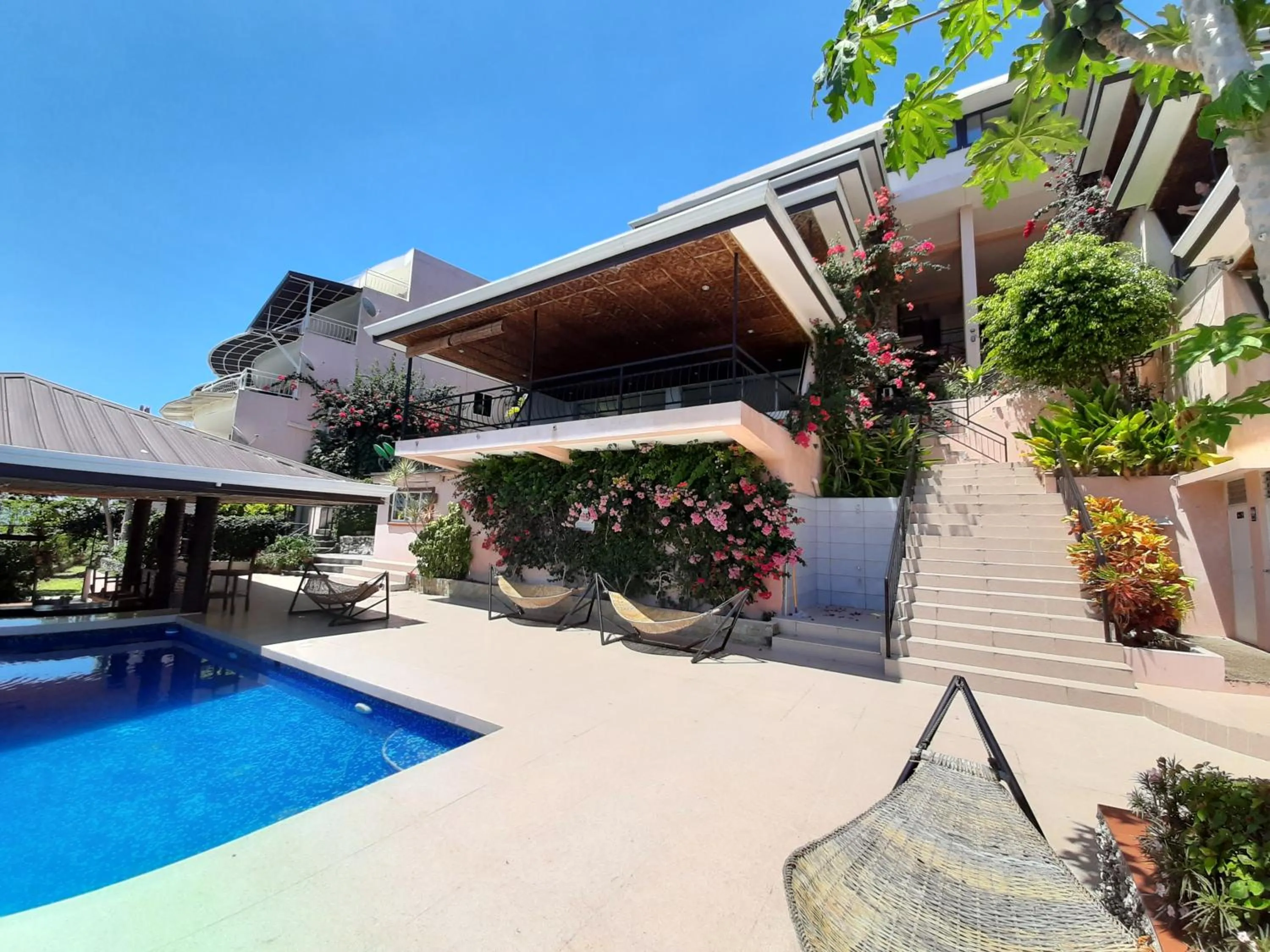 Swimming pool in Bohol Vantage Resort