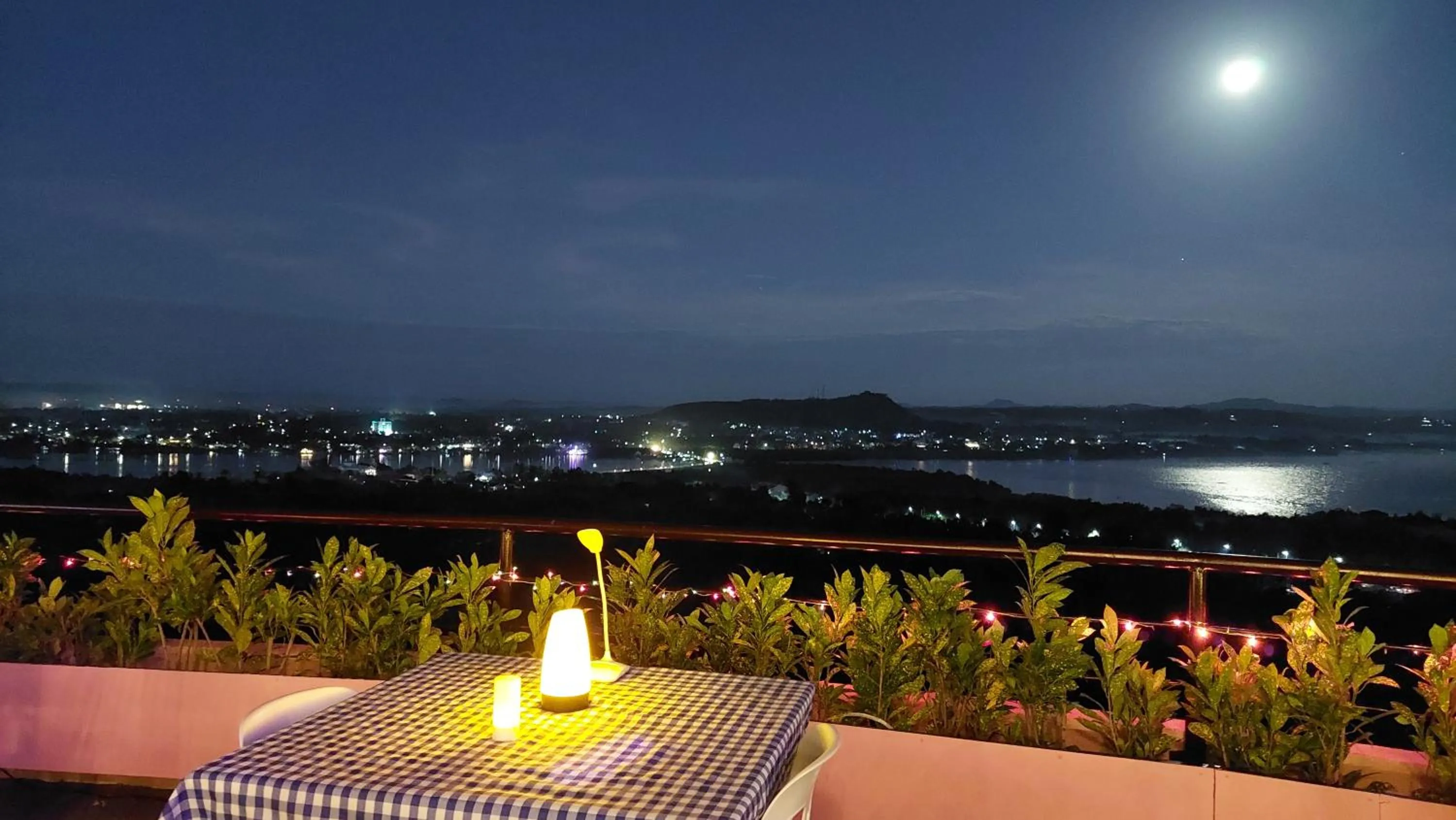 Restaurant/places to eat in Bohol Vantage Resort