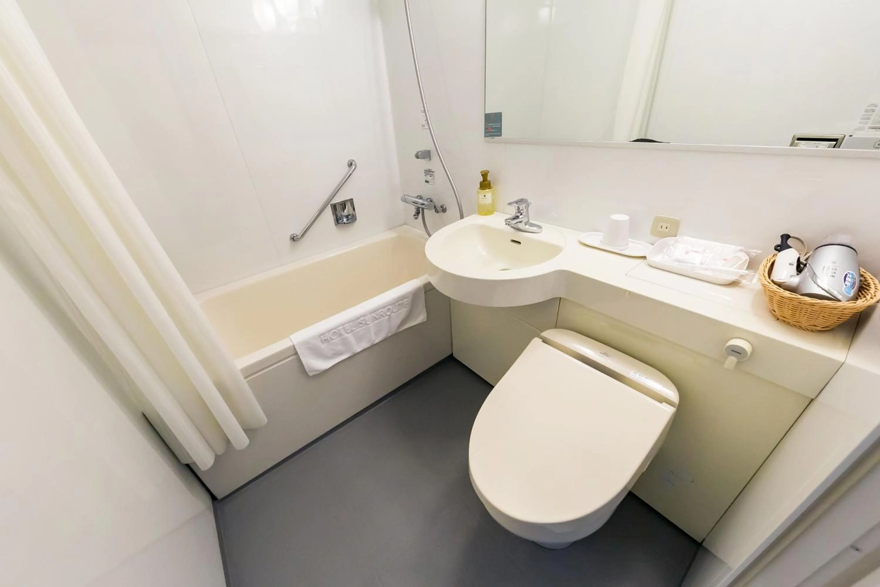 Toilet in Sotetsu Fresa Inn Kawasaki-Higashiguchi