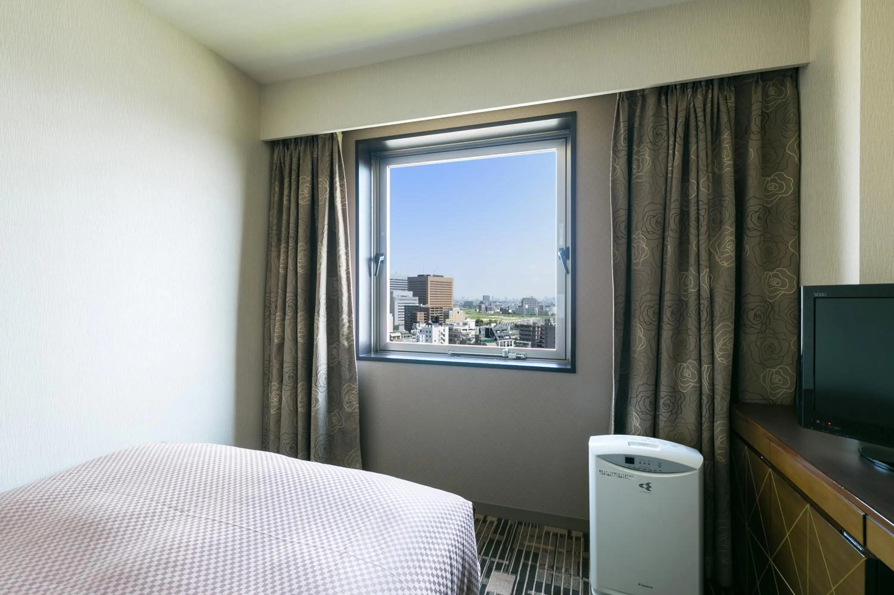 Photo of the whole room, Bed in Sotetsu Fresa Inn Kawasaki-Higashiguchi