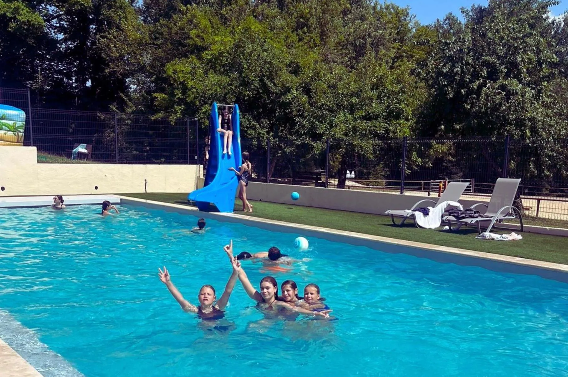 Swimming pool in SAS Le Hameau des Grilles