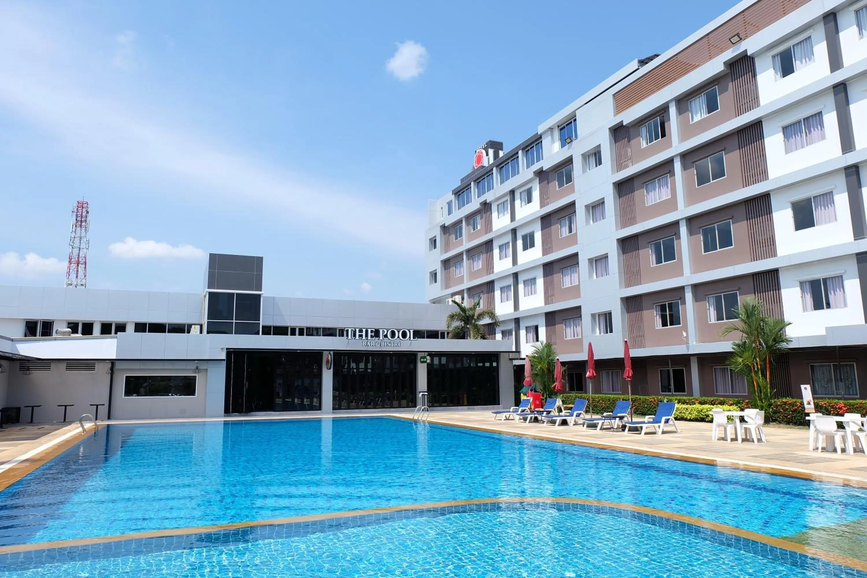 Swimming pool in New Travel Lodge Hotel