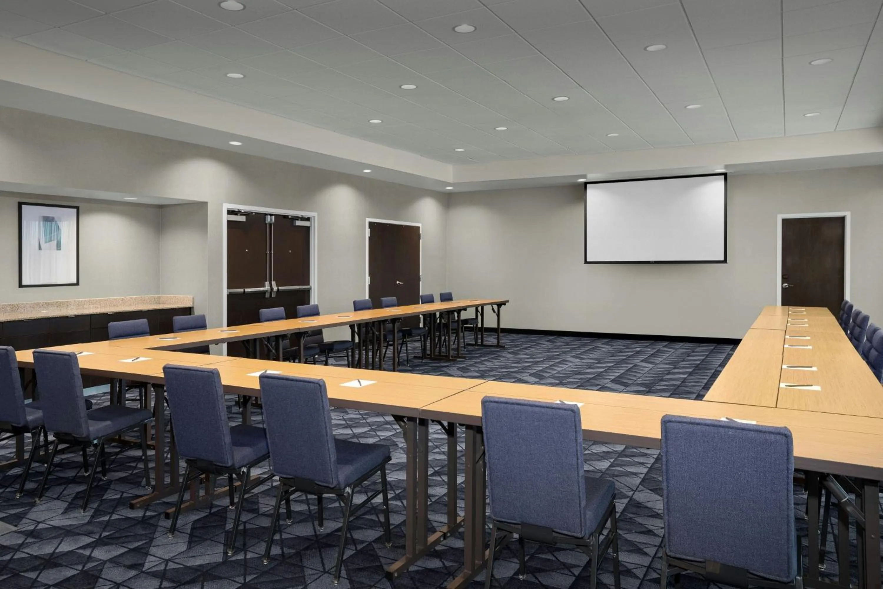 Meeting/conference room in Courtyard by Marriott Atlanta Kennesaw