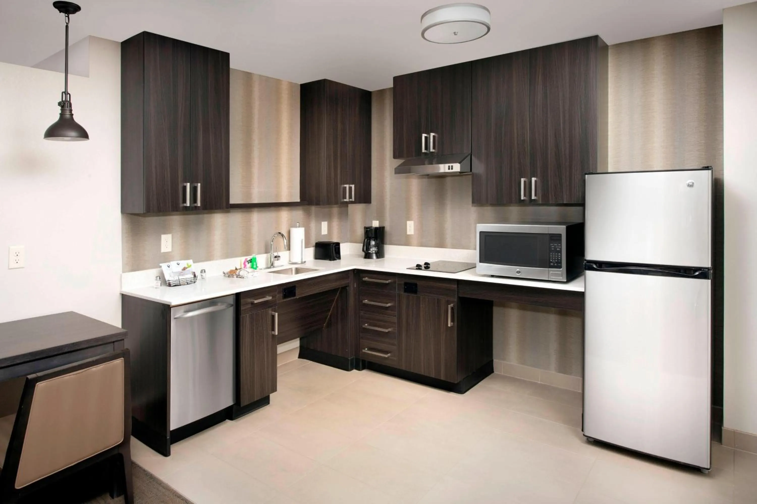 Kitchen or kitchenette in Residence Inn by Marriott Denver Airport/Convention Center